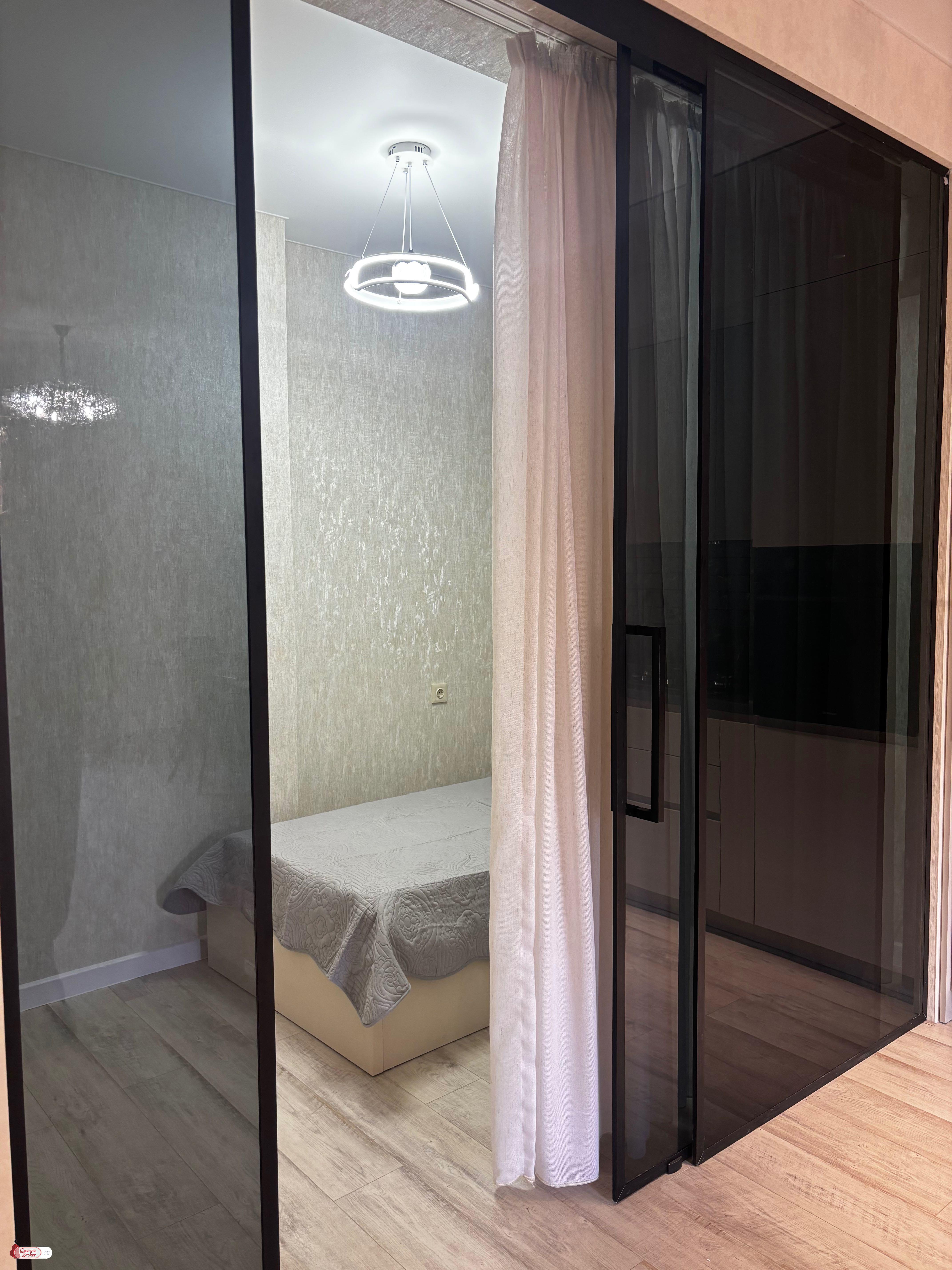 продается квартира с новым ремонтом 3-комнаты