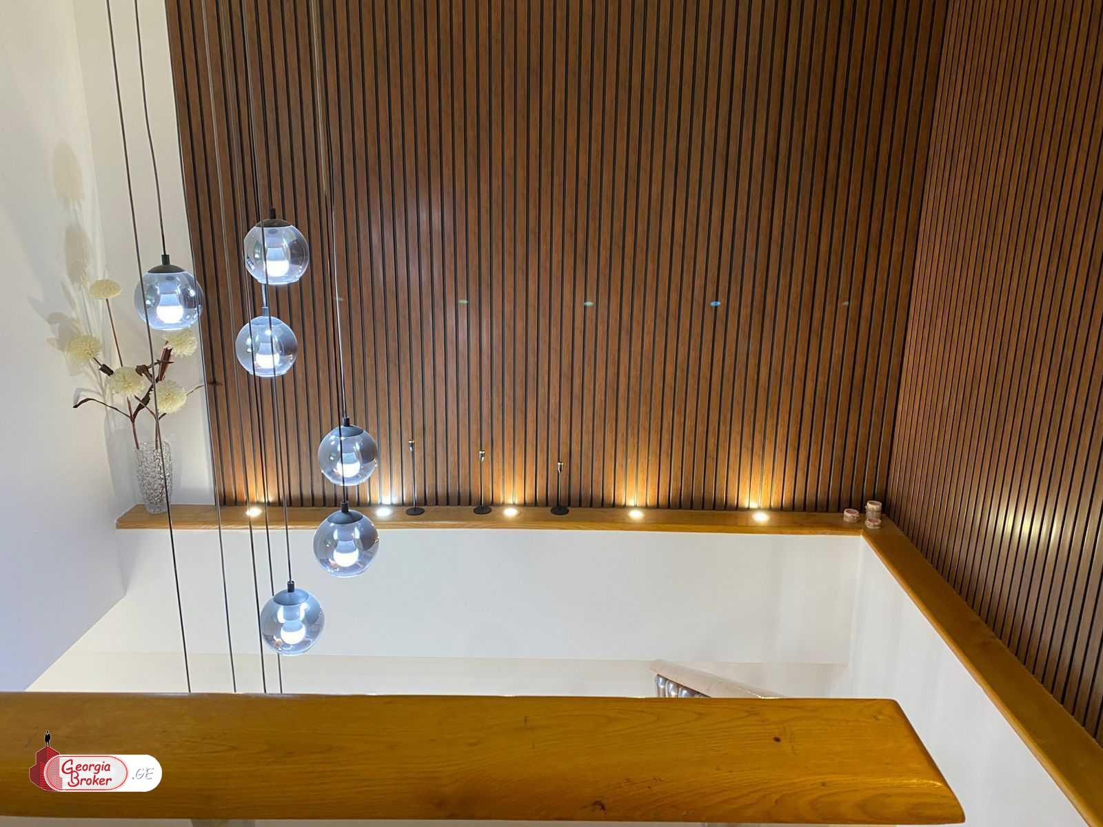 продается квартира с новым ремонтом 6-комнат