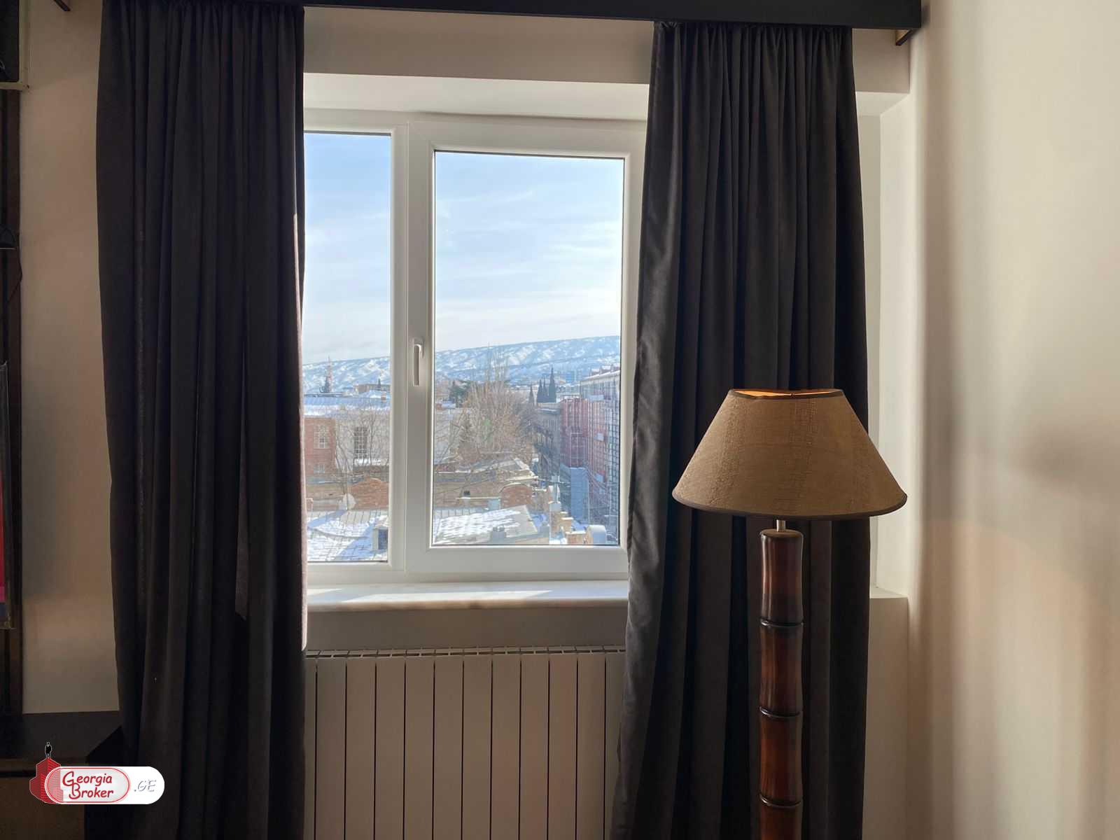 продается квартира с новым ремонтом 6-комнат