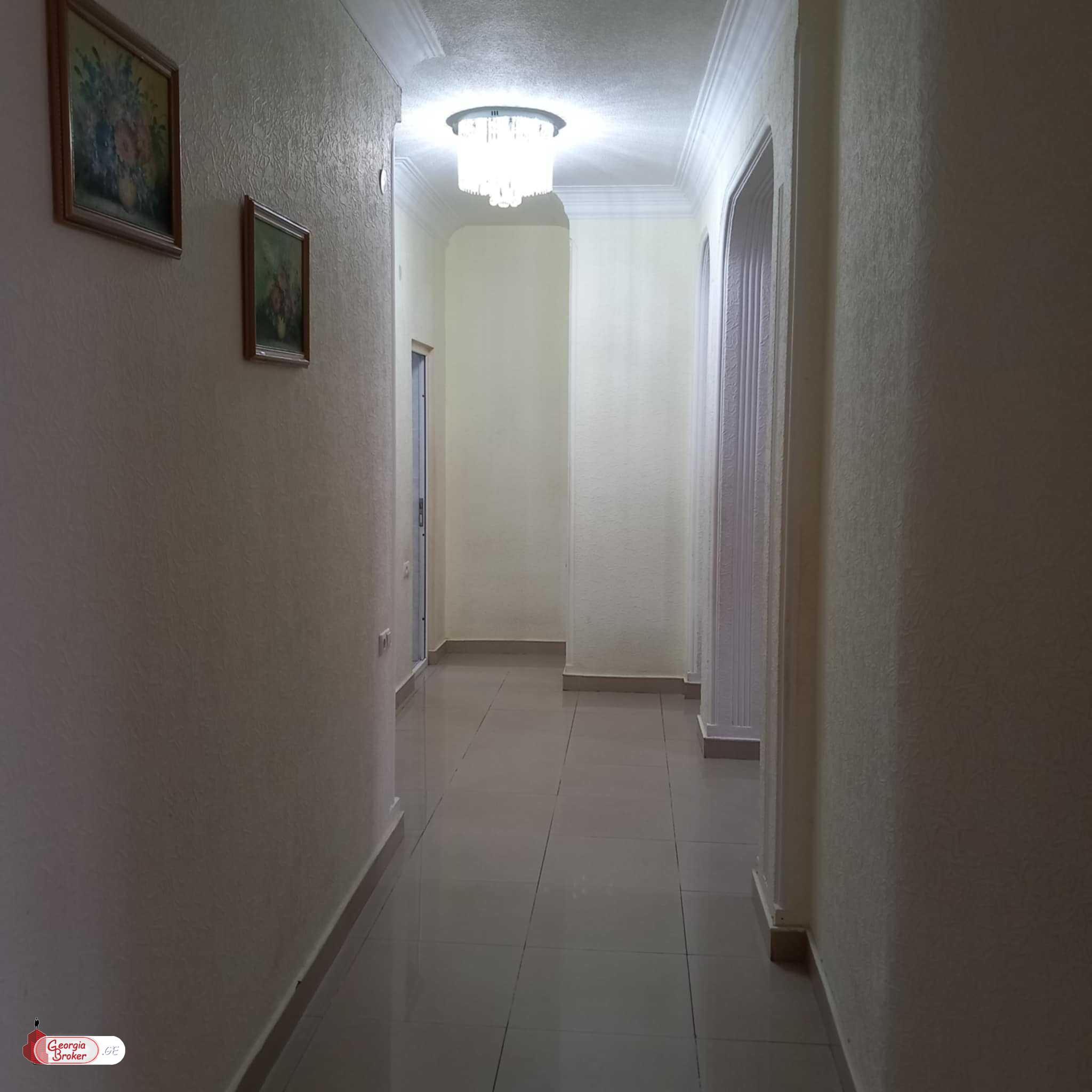 იყიდება ახალი გარემონტებული 4 ოთახიანი ბინა