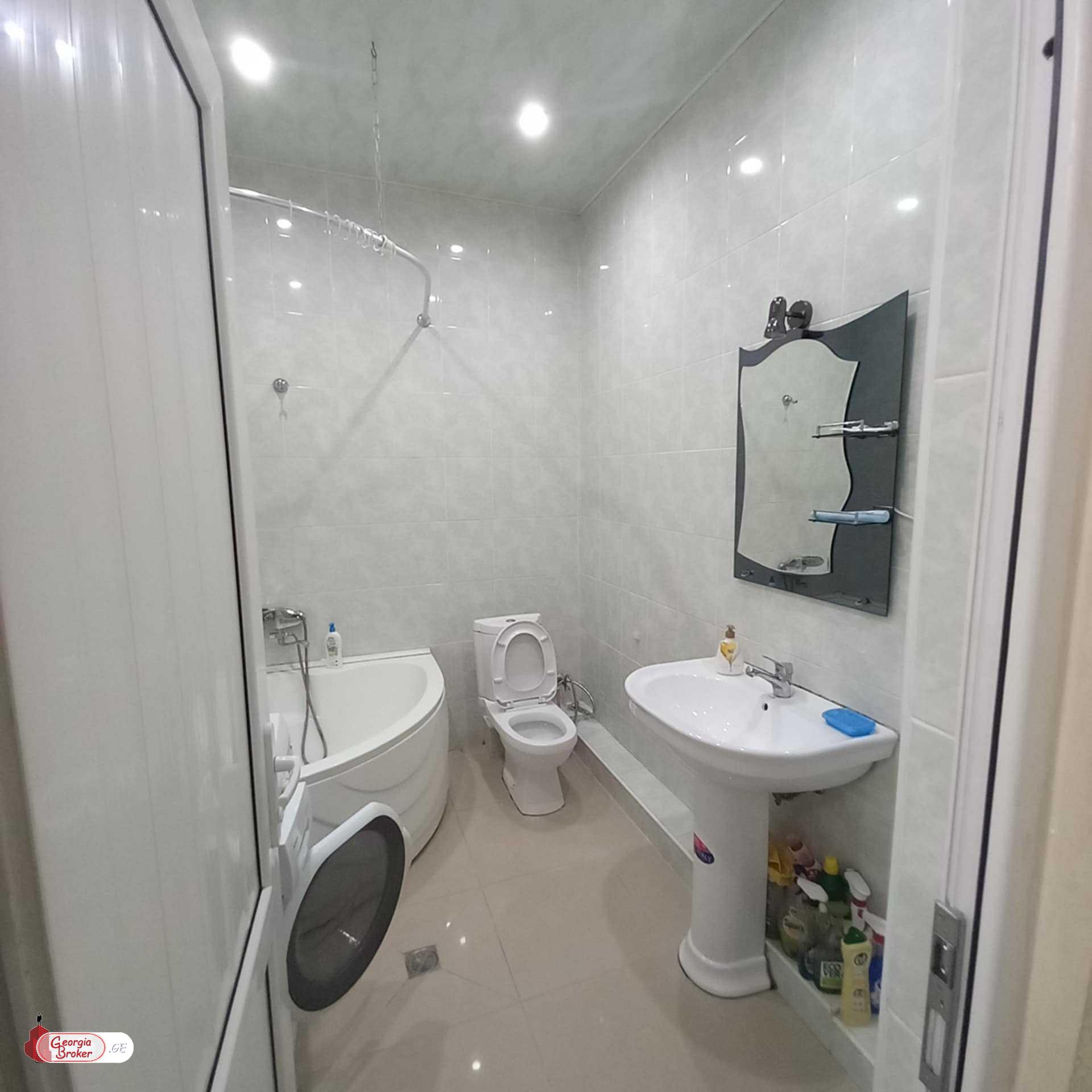 იყიდება ახალი გარემონტებული 4 ოთახიანი ბინა