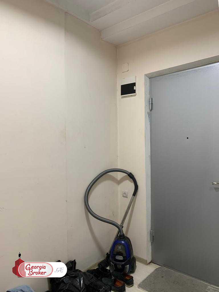 nearly repaired 2-room apartment for sale