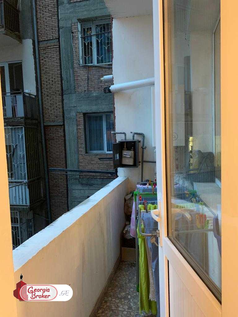 nearly repaired 2-room apartment for sale