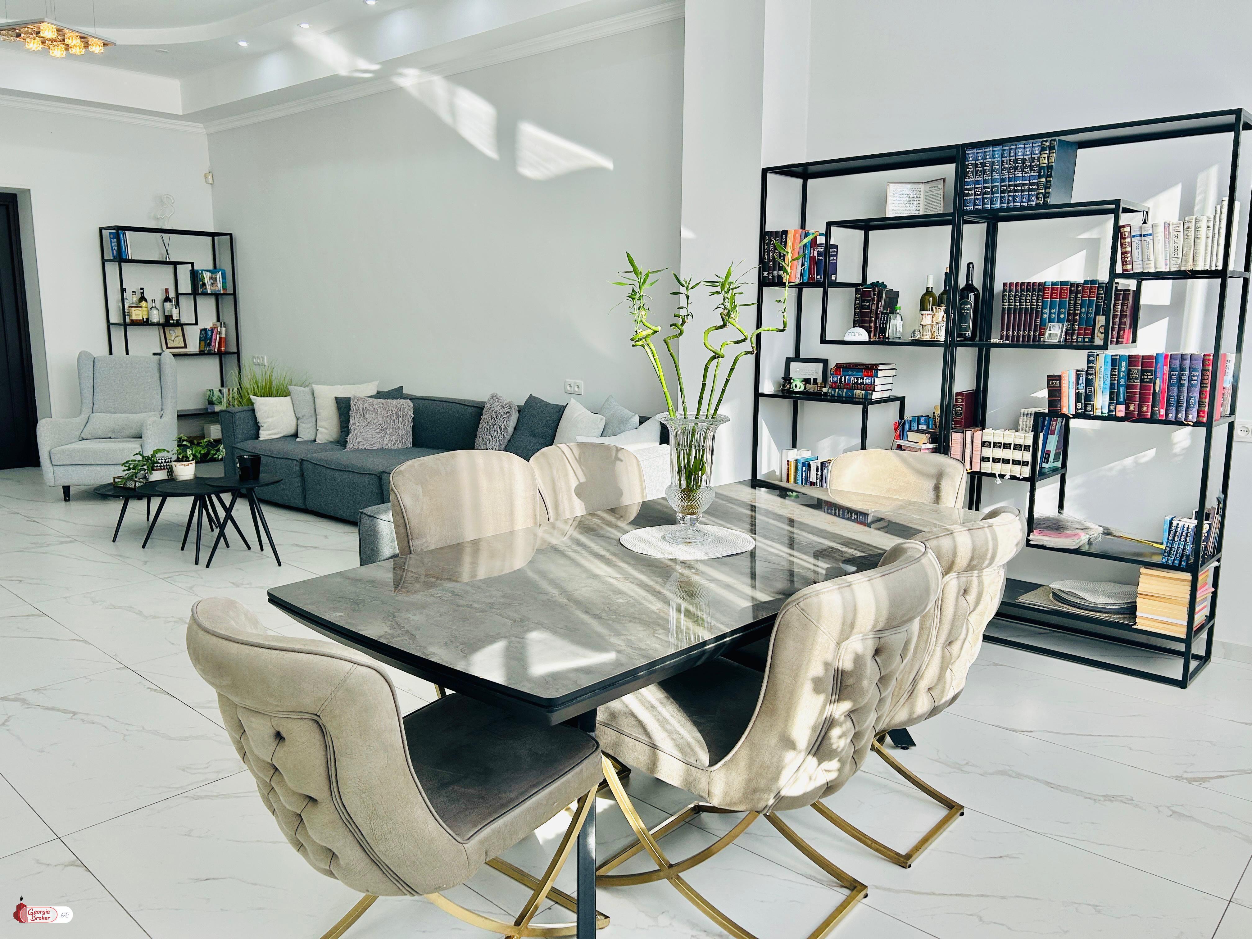 продается квартира с новым ремонтом 6-комнат