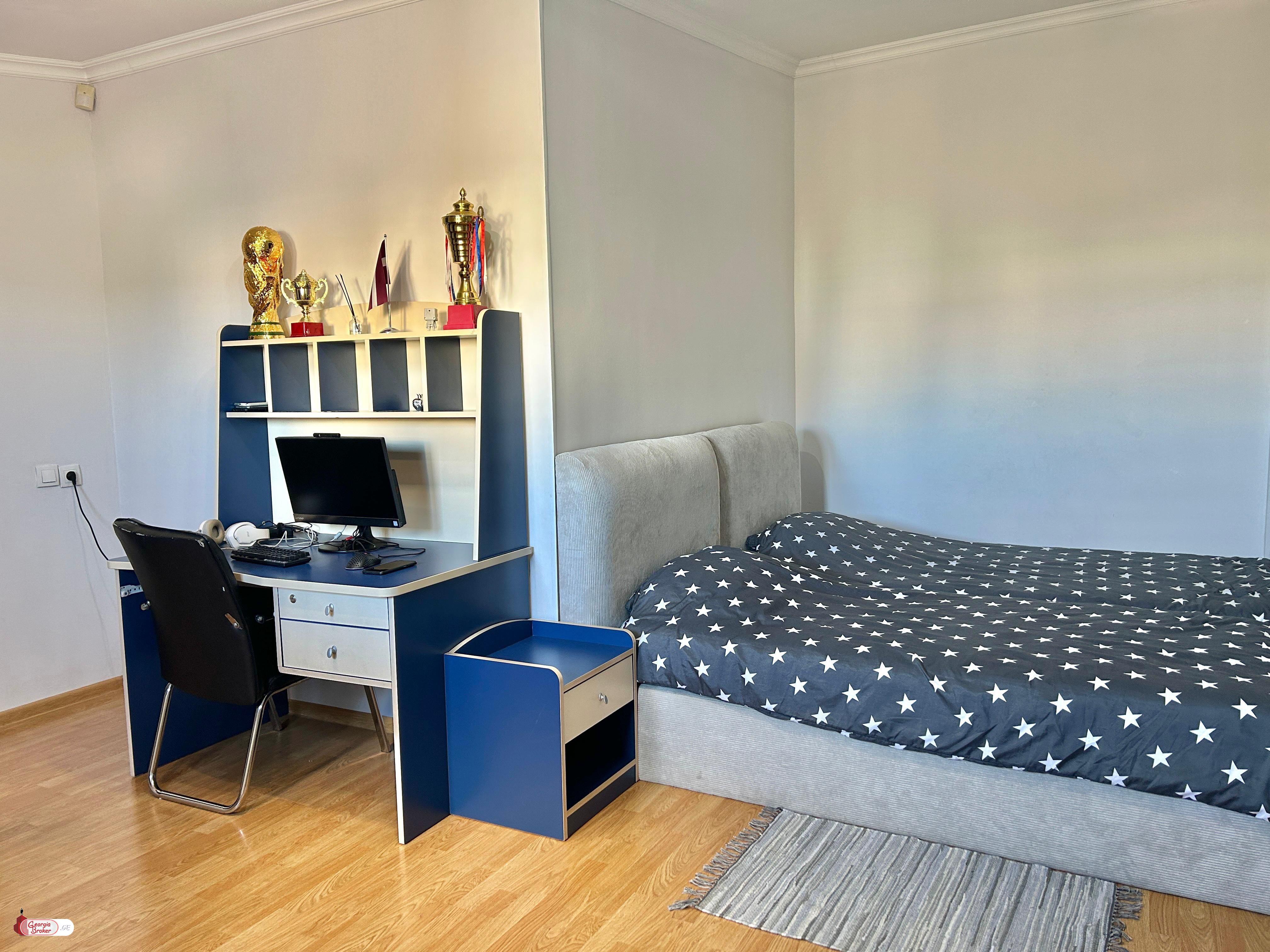 продается квартира с новым ремонтом 6-комнат