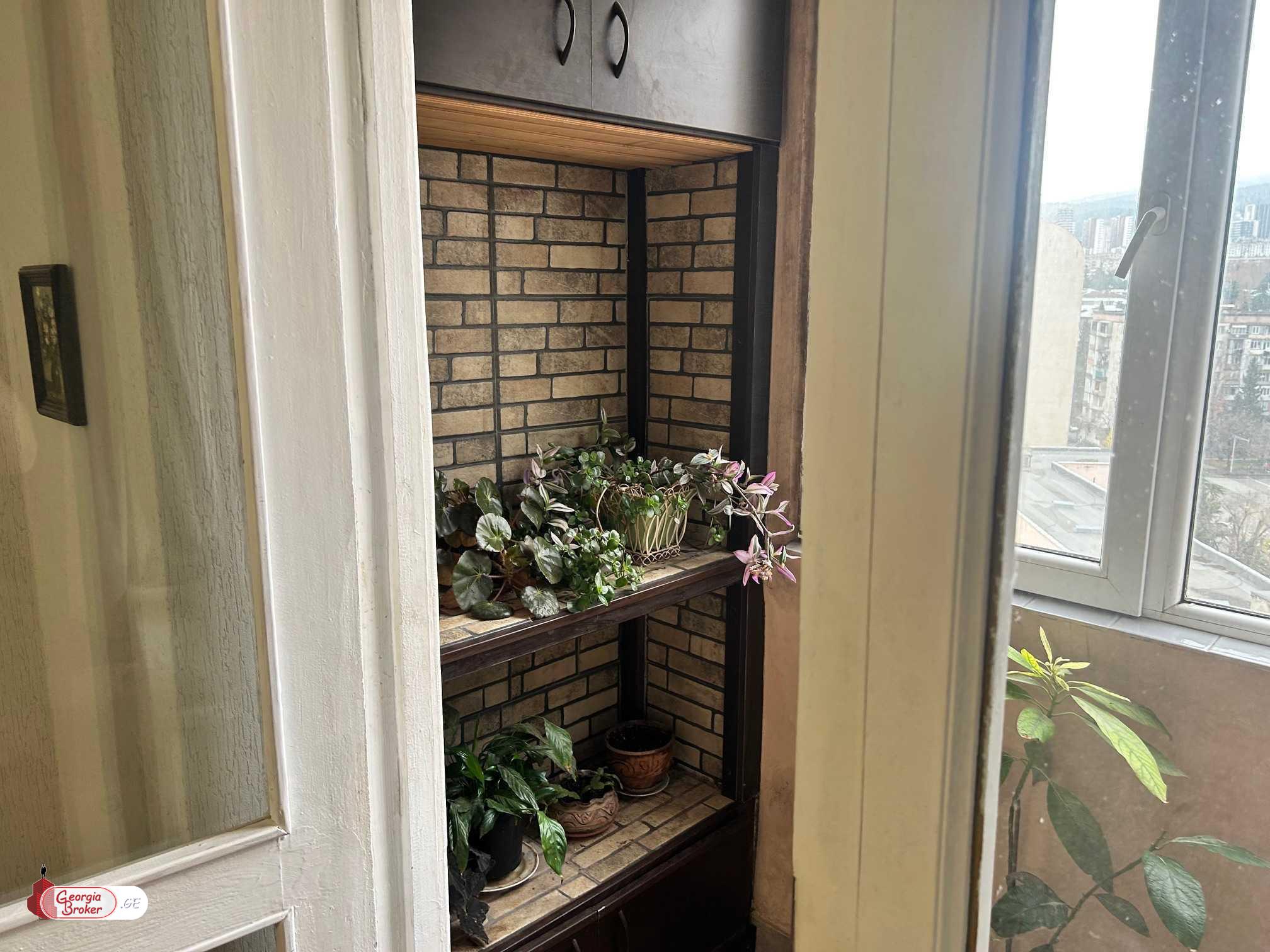 nearly repaired 3-room apartment for sale