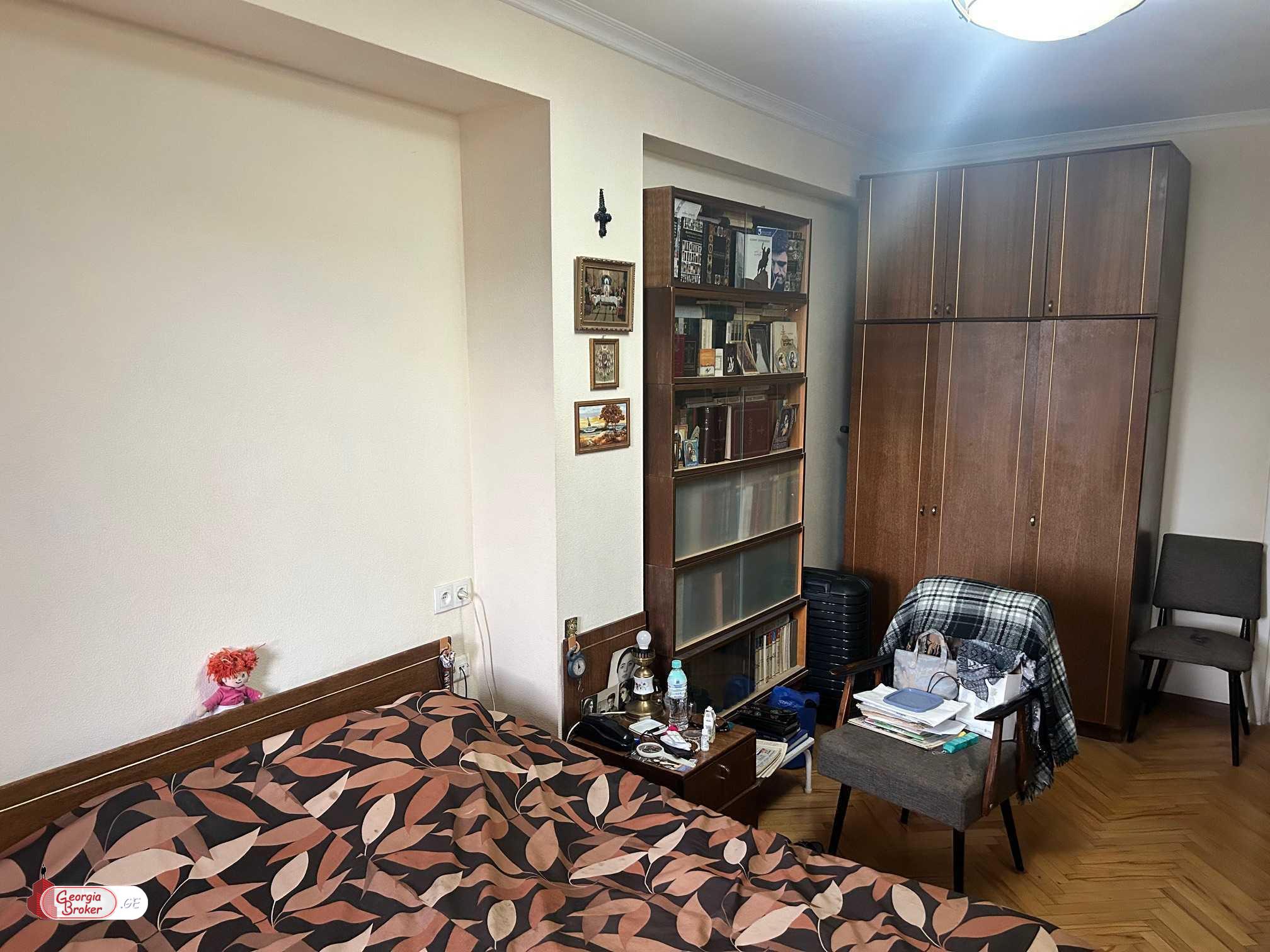 nearly repaired 3-room apartment for sale
