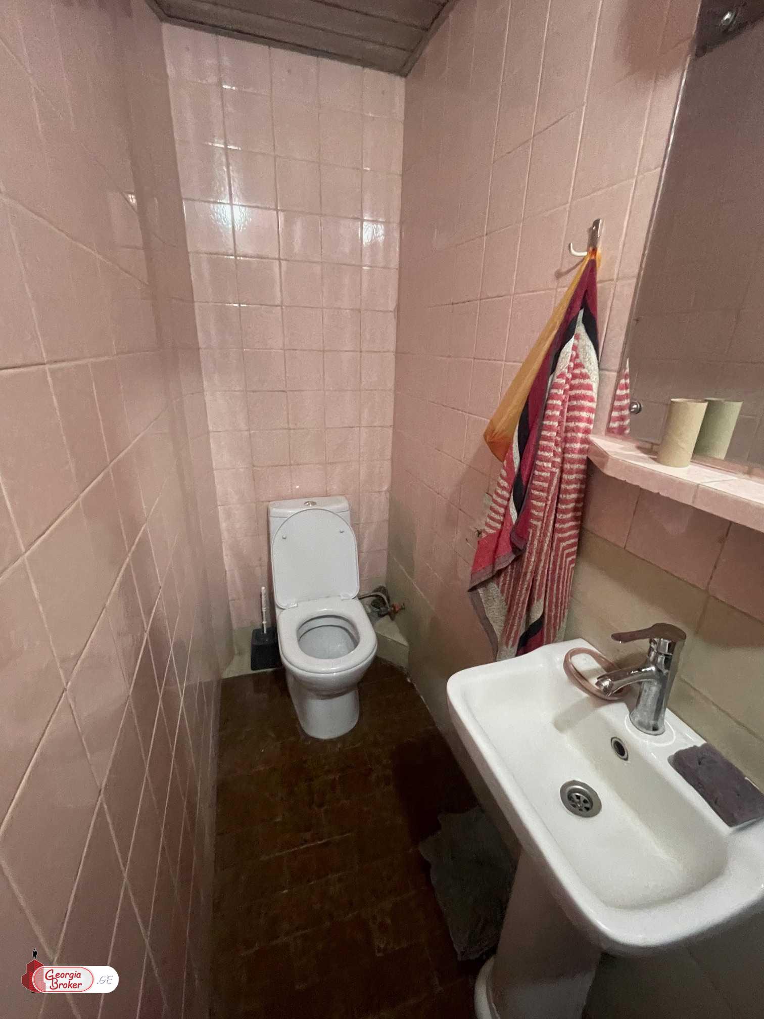 nearly repaired 3-room apartment for sale