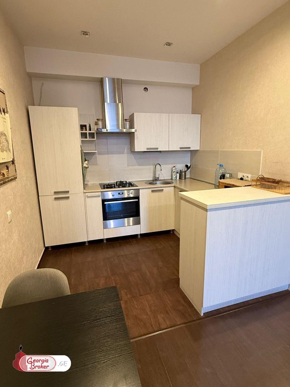 იყიდება ახალი გარემონტებული 2 ოთახიანი ბინა