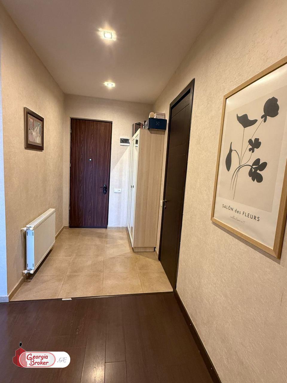 იყიდება ახალი გარემონტებული 2 ოთახიანი ბინა