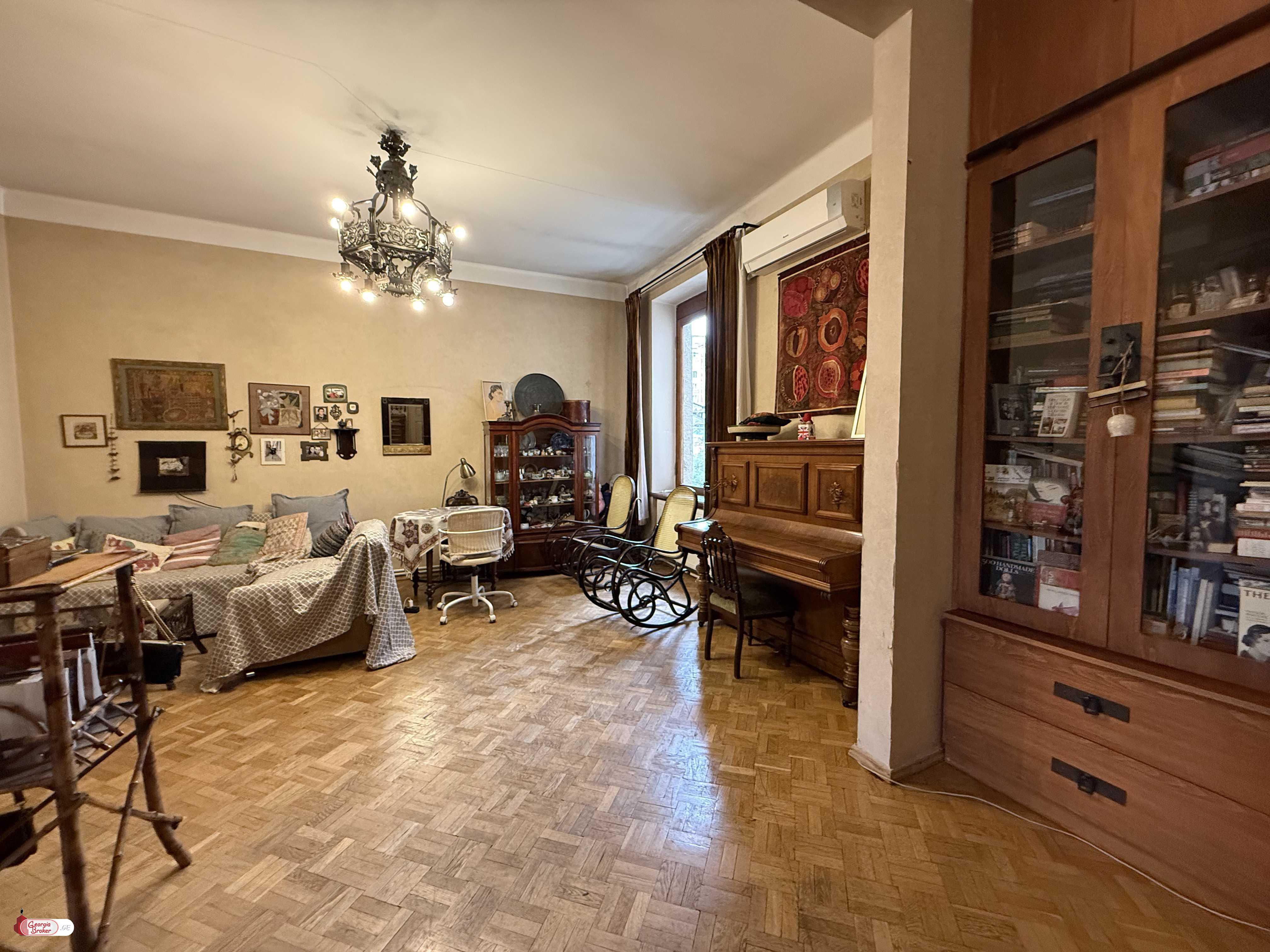 nearly repaired 3-room apartment for sale