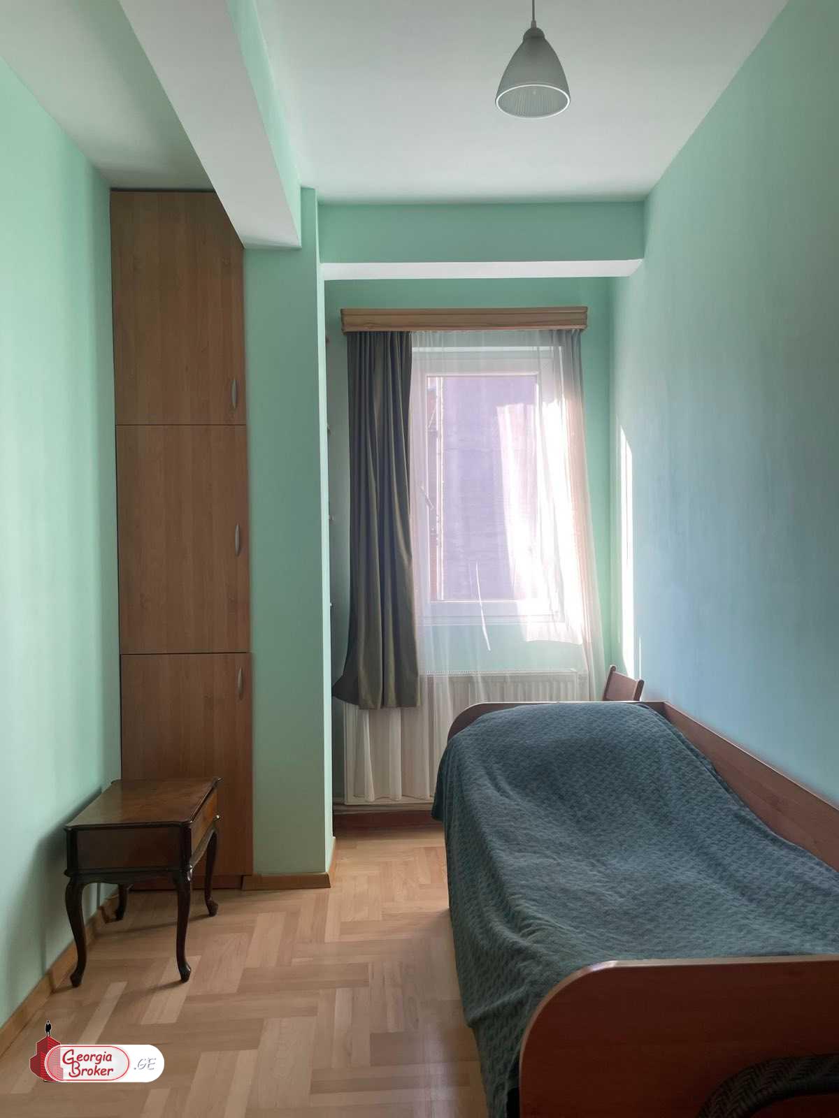 продается квартира с новым ремонтом 3-комнаты