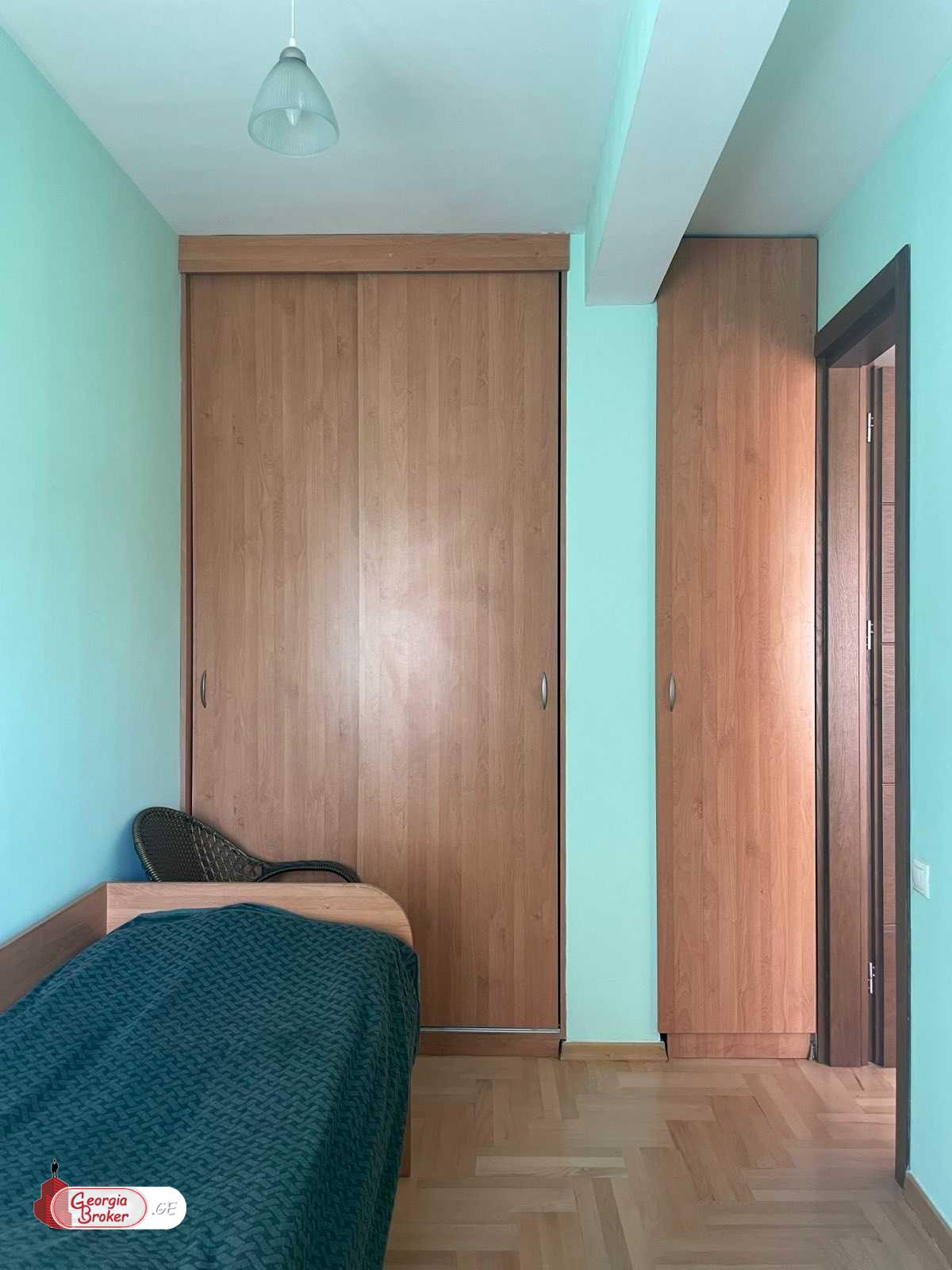 продается квартира с новым ремонтом 3-комнаты