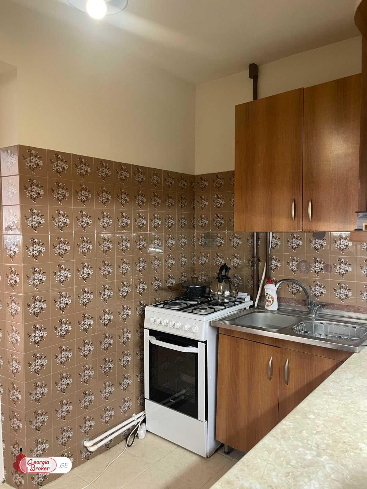 продается квартира с новым ремонтом 3-комнаты