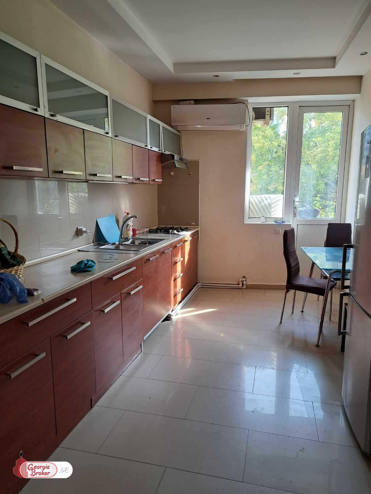 nearly repaired 3-room apartment for sale