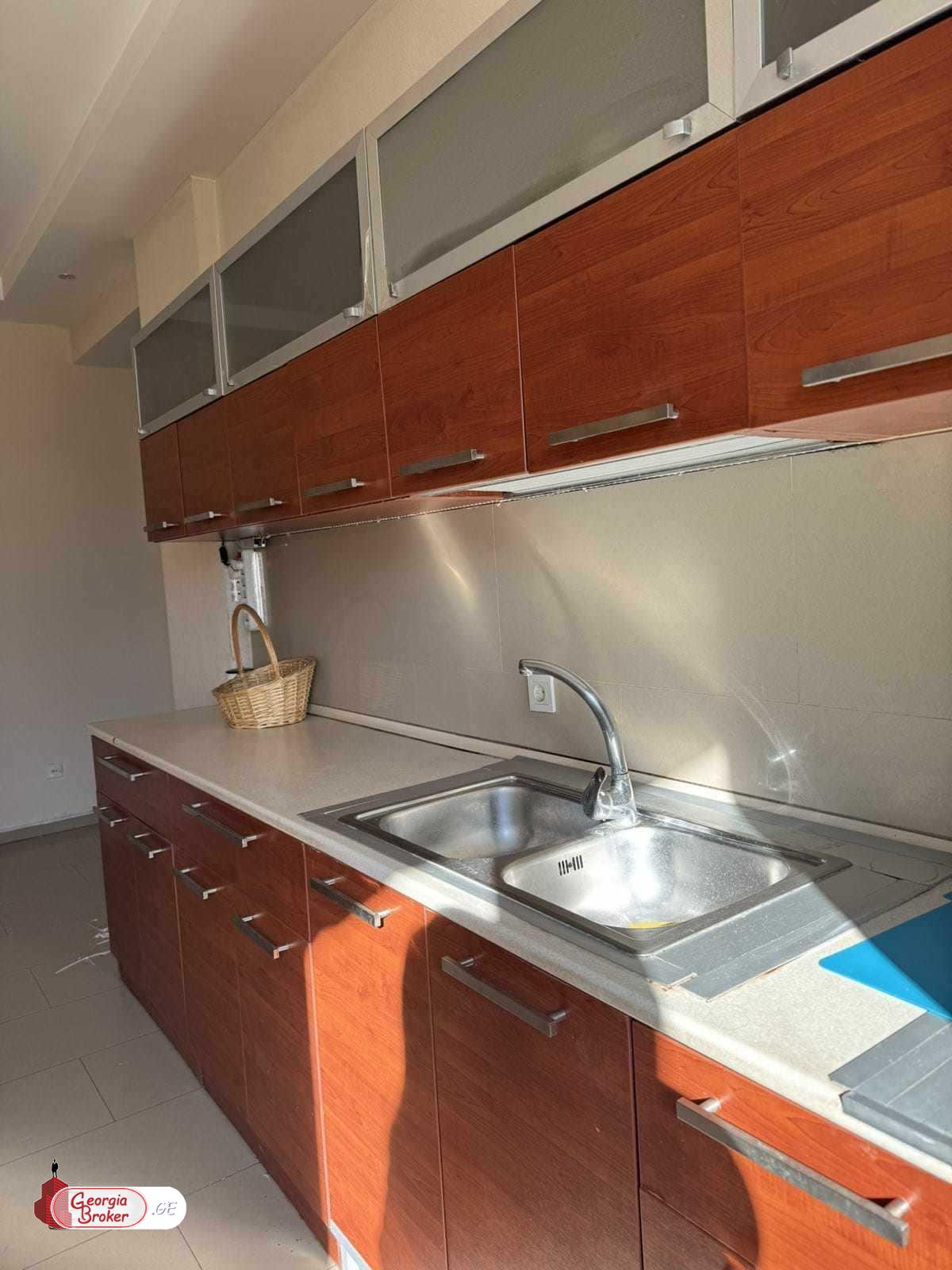 nearly repaired 3-room apartment for sale