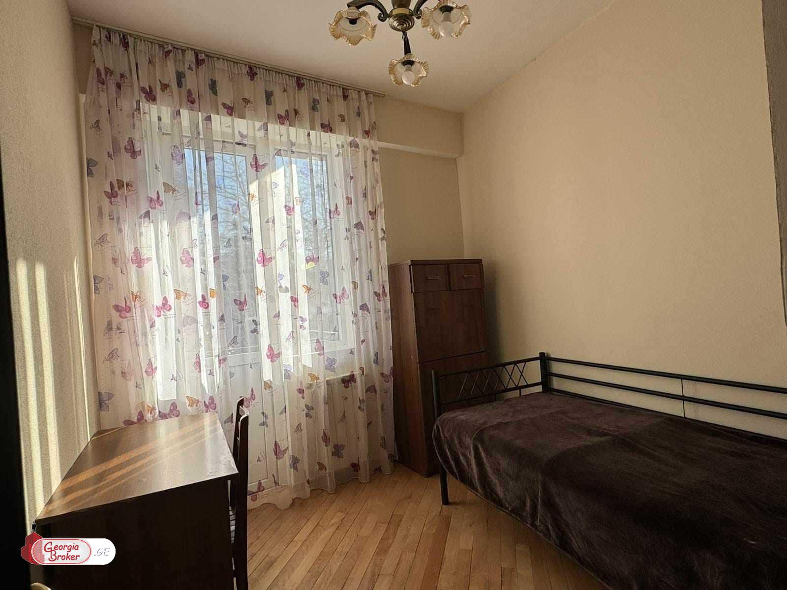 nearly repaired 3-room apartment for sale