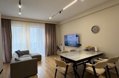 продается квартира с новым ремонтом 4-комнаты