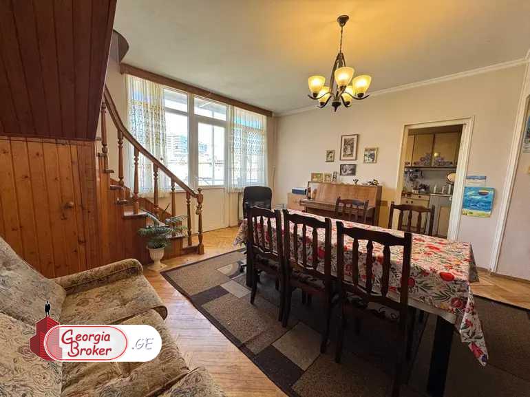 იყიდება ახალი გარემონტებული 5 ოთახიანი ბინა