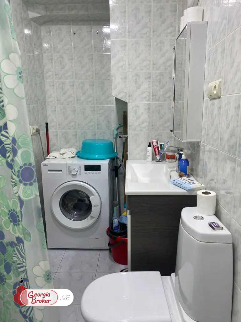 nearly repaired 5-room apartment for sale