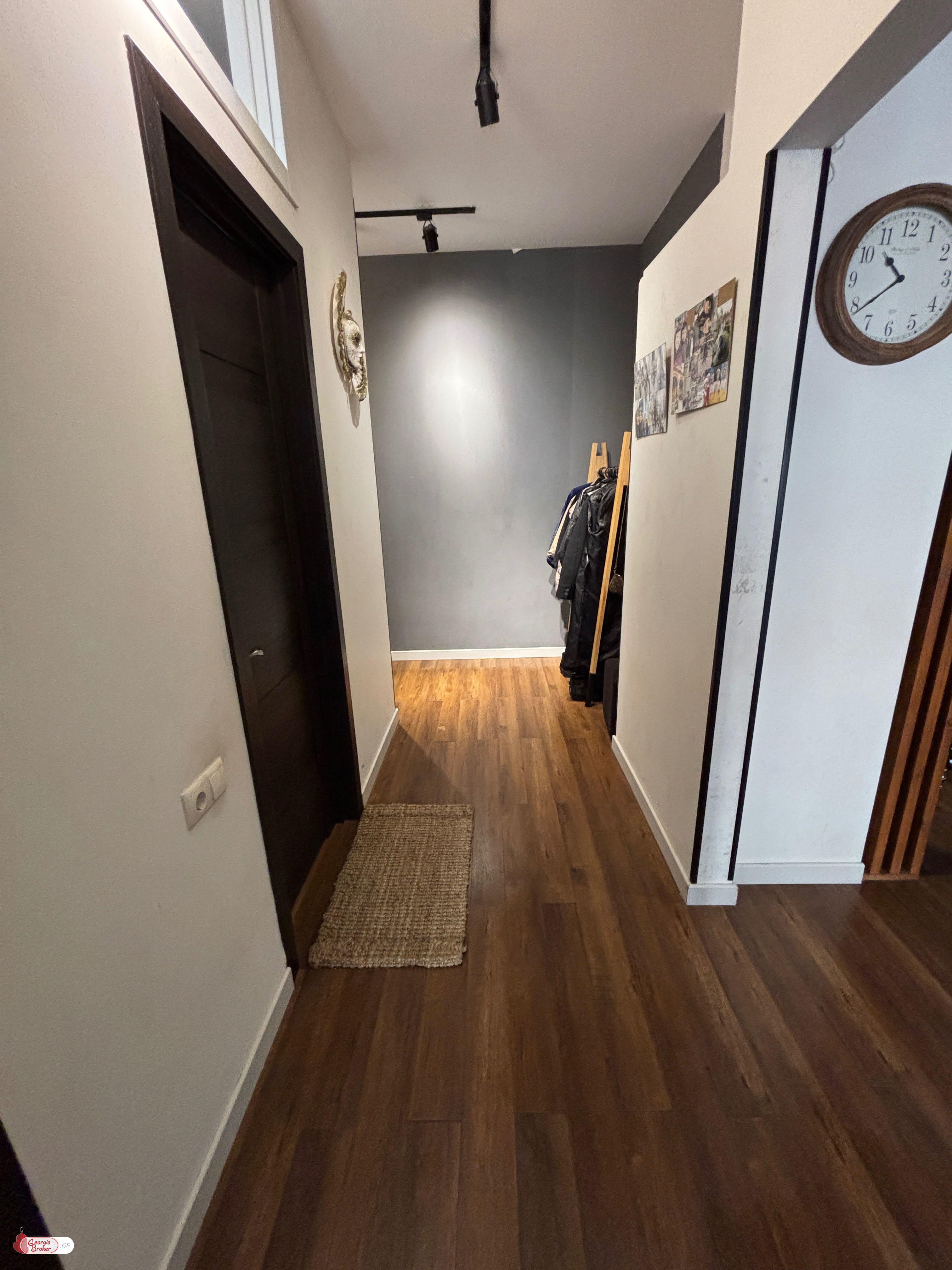 იყიდება ახალი გარემონტებული 2 ოთახიანი ბინა