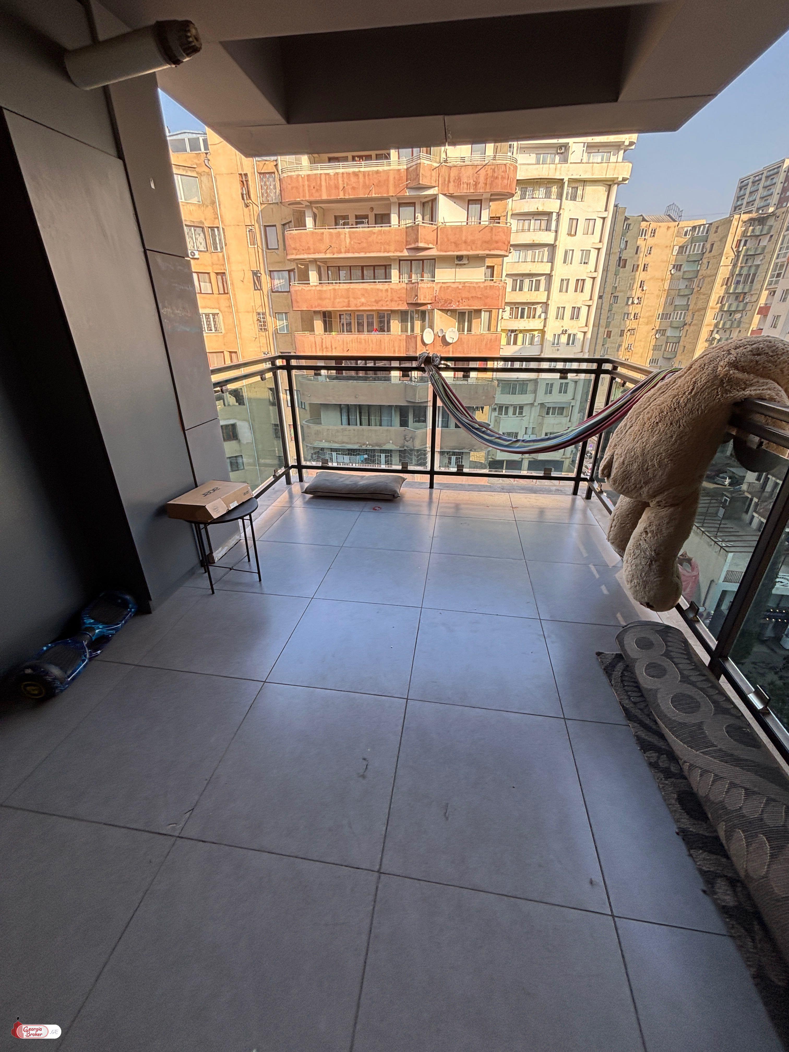 იყიდება ახალი გარემონტებული 2 ოთახიანი ბინა