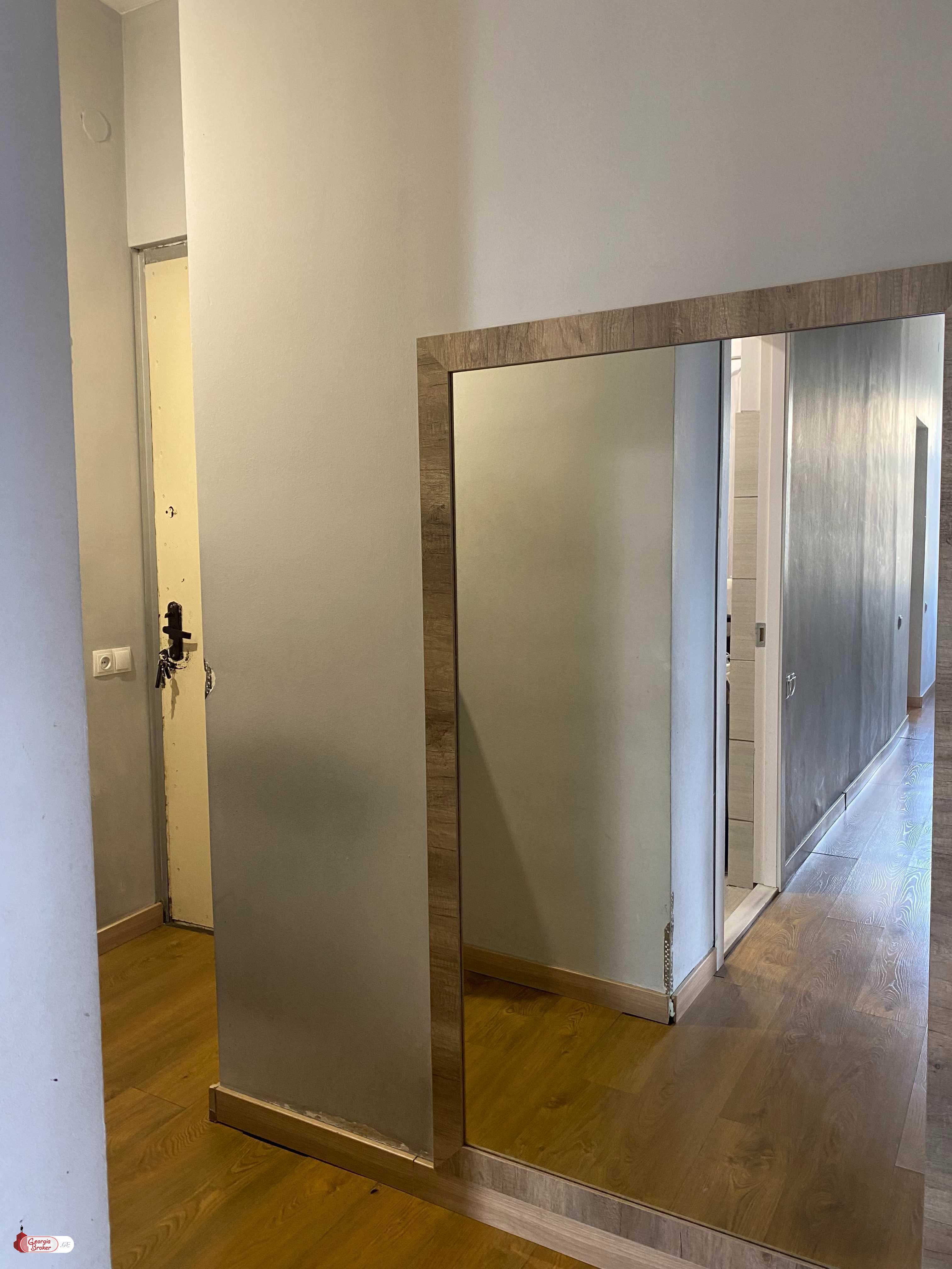 იყიდება ახალი გარემონტებული 3 ოთახიანი ბინა