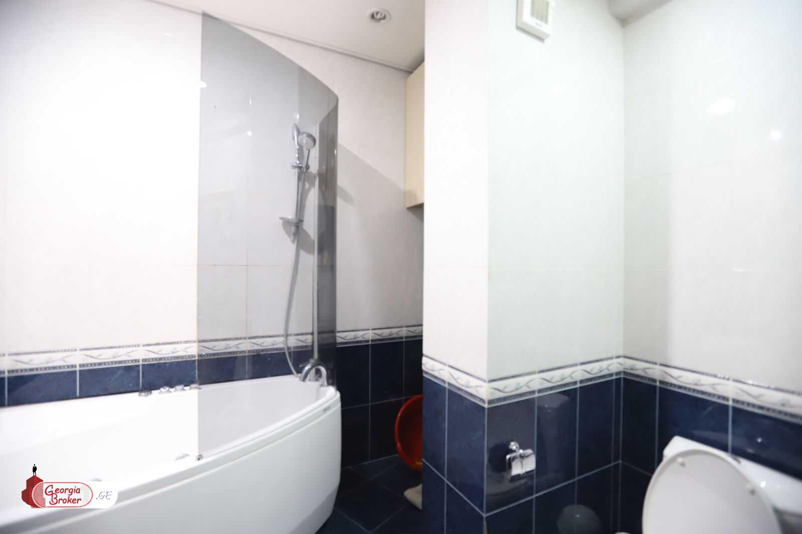 იყიდება ახალი გარემონტებული 3 ოთახიანი ბინა