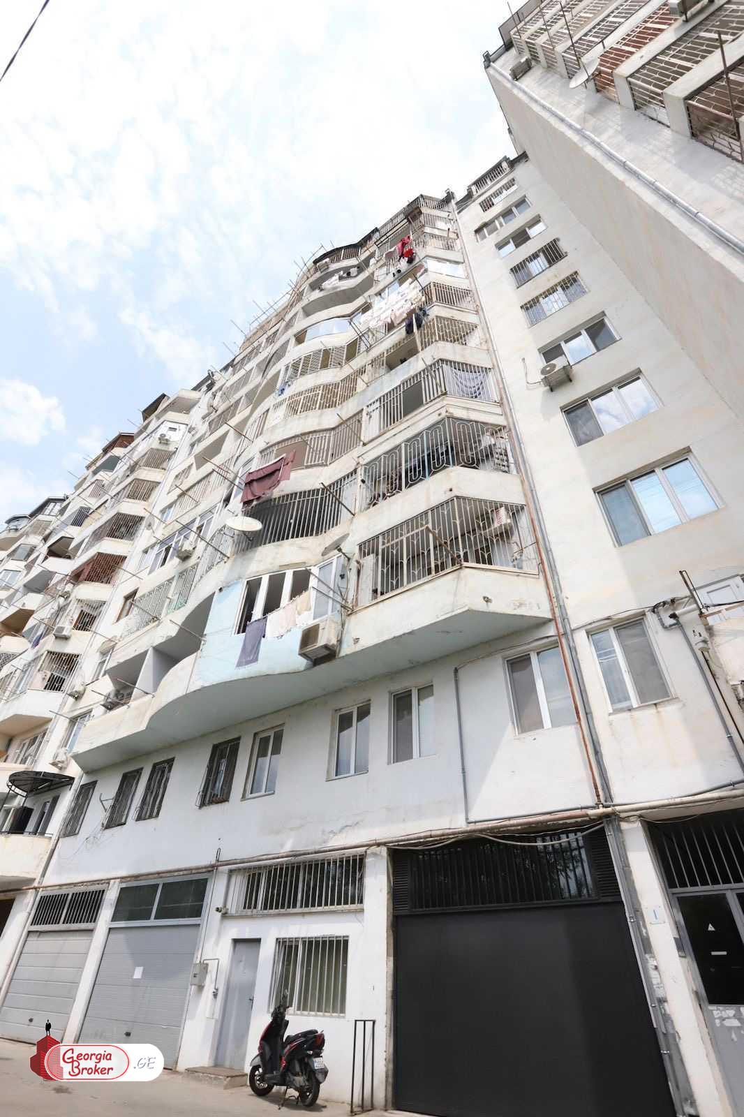 იყიდება ახალი გარემონტებული 3 ოთახიანი ბინა