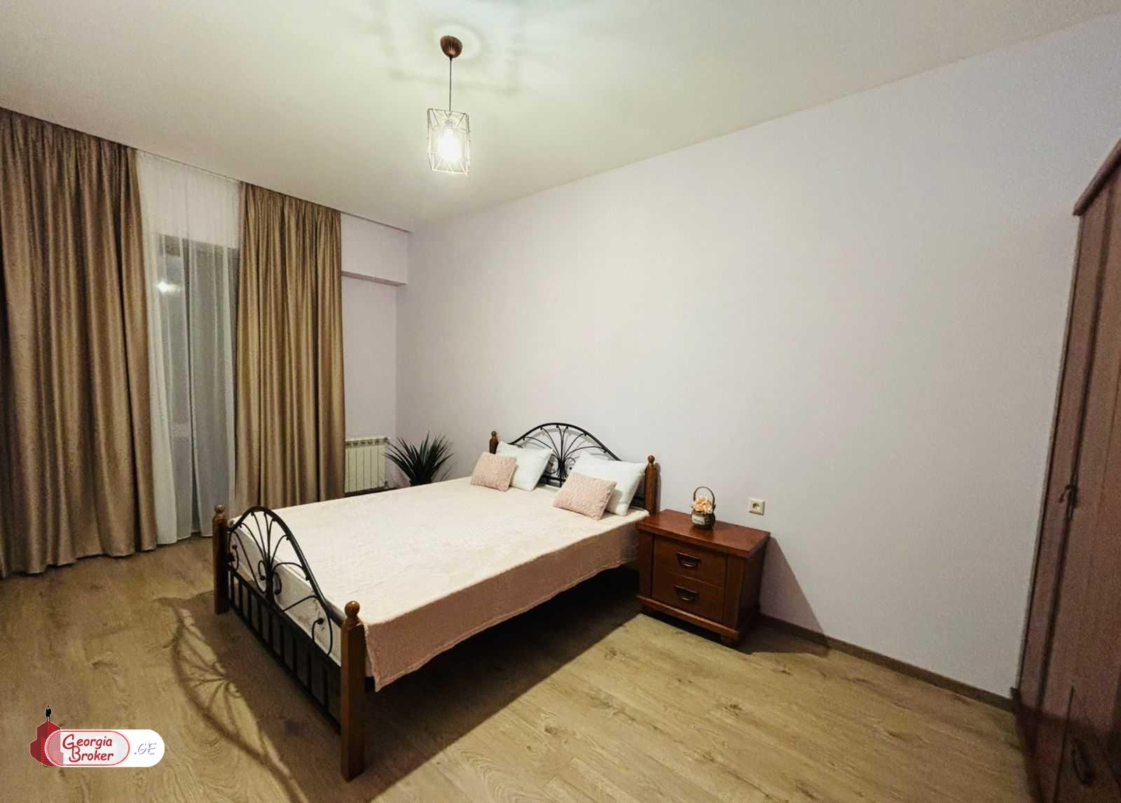 იყიდება ახალი გარემონტებული 4 ოთახიანი ბინა