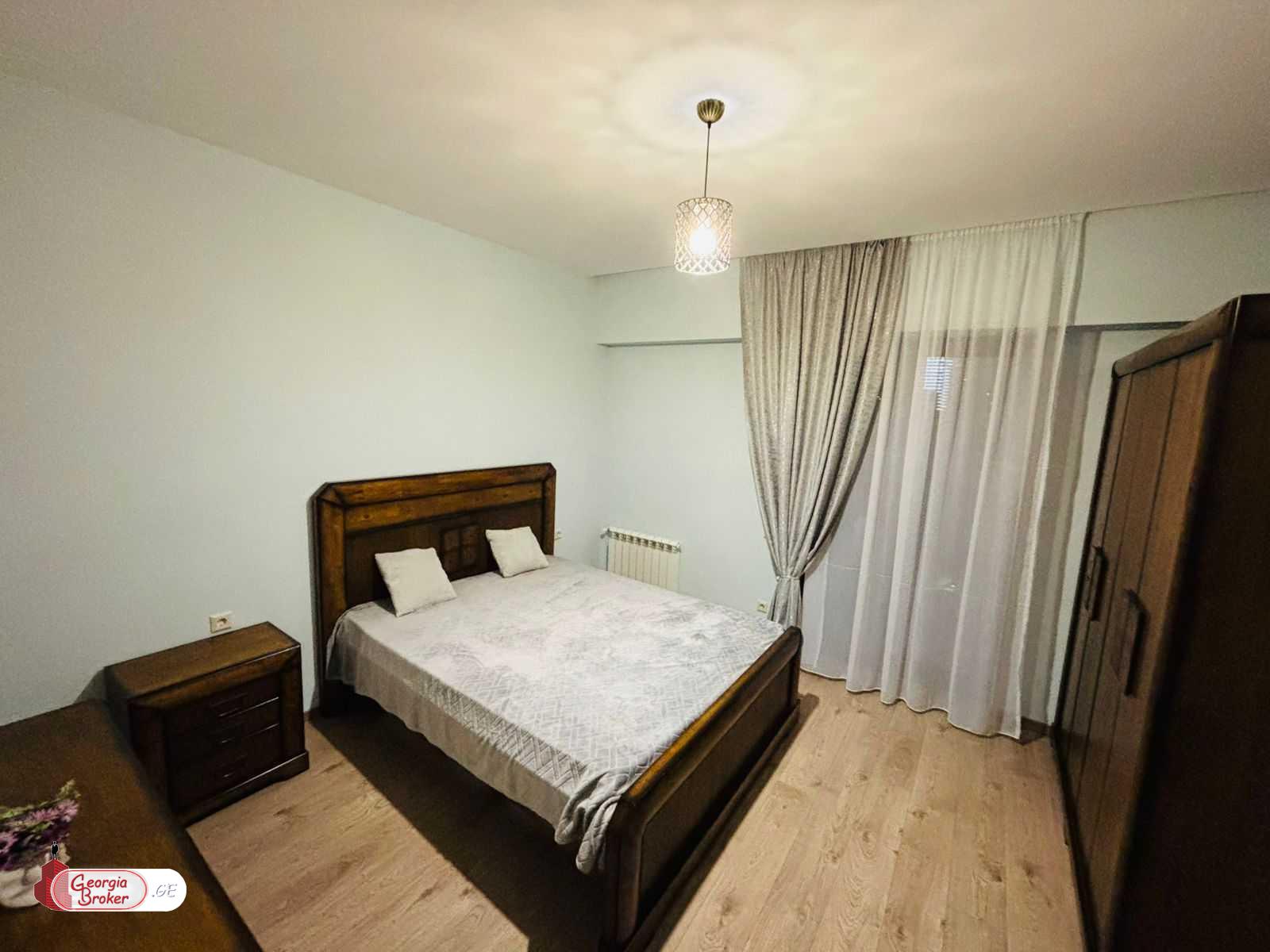 იყიდება ახალი გარემონტებული 4 ოთახიანი ბინა