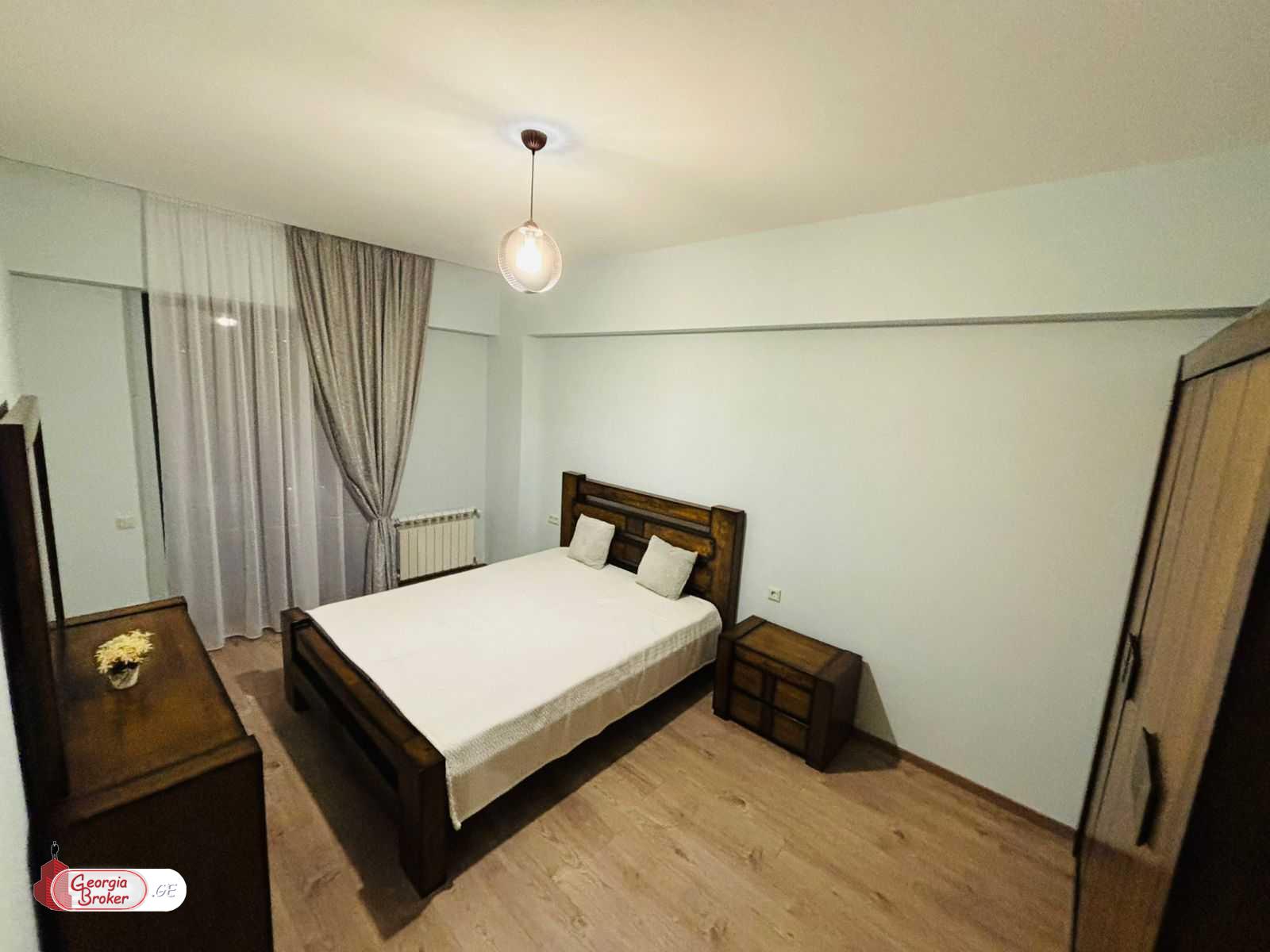 იყიდება ახალი გარემონტებული 4 ოთახიანი ბინა