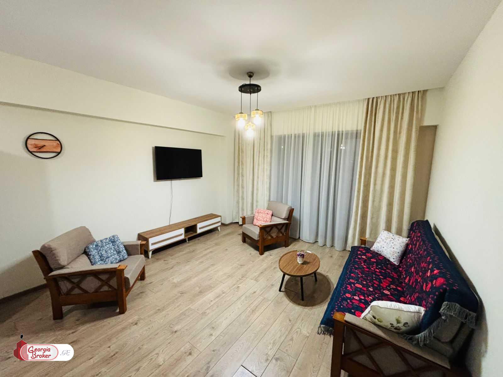 იყიდება ახალი გარემონტებული 4 ოთახიანი ბინა