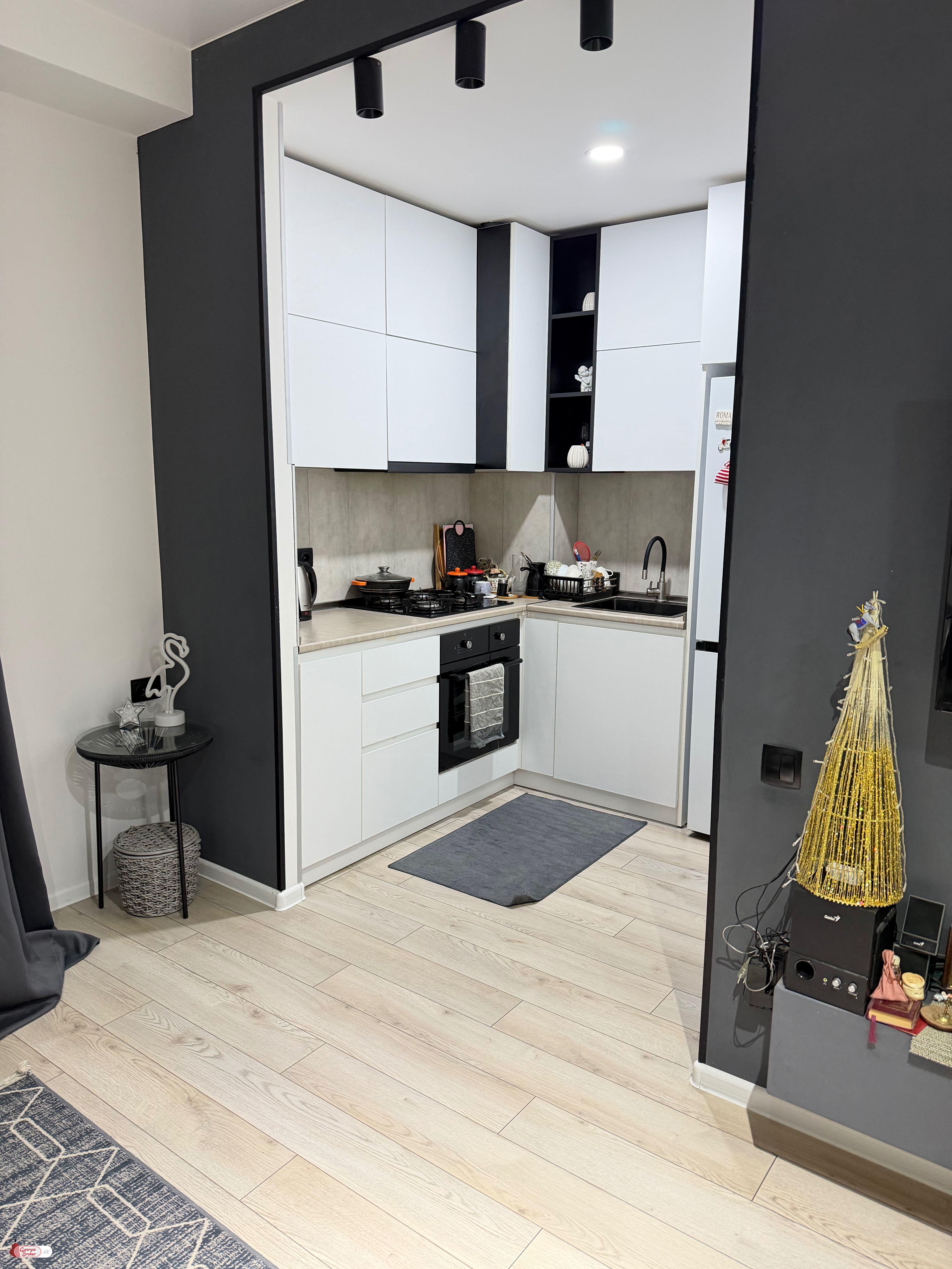 იყიდება ახალი გარემონტებული 3 ოთახიანი ბინა