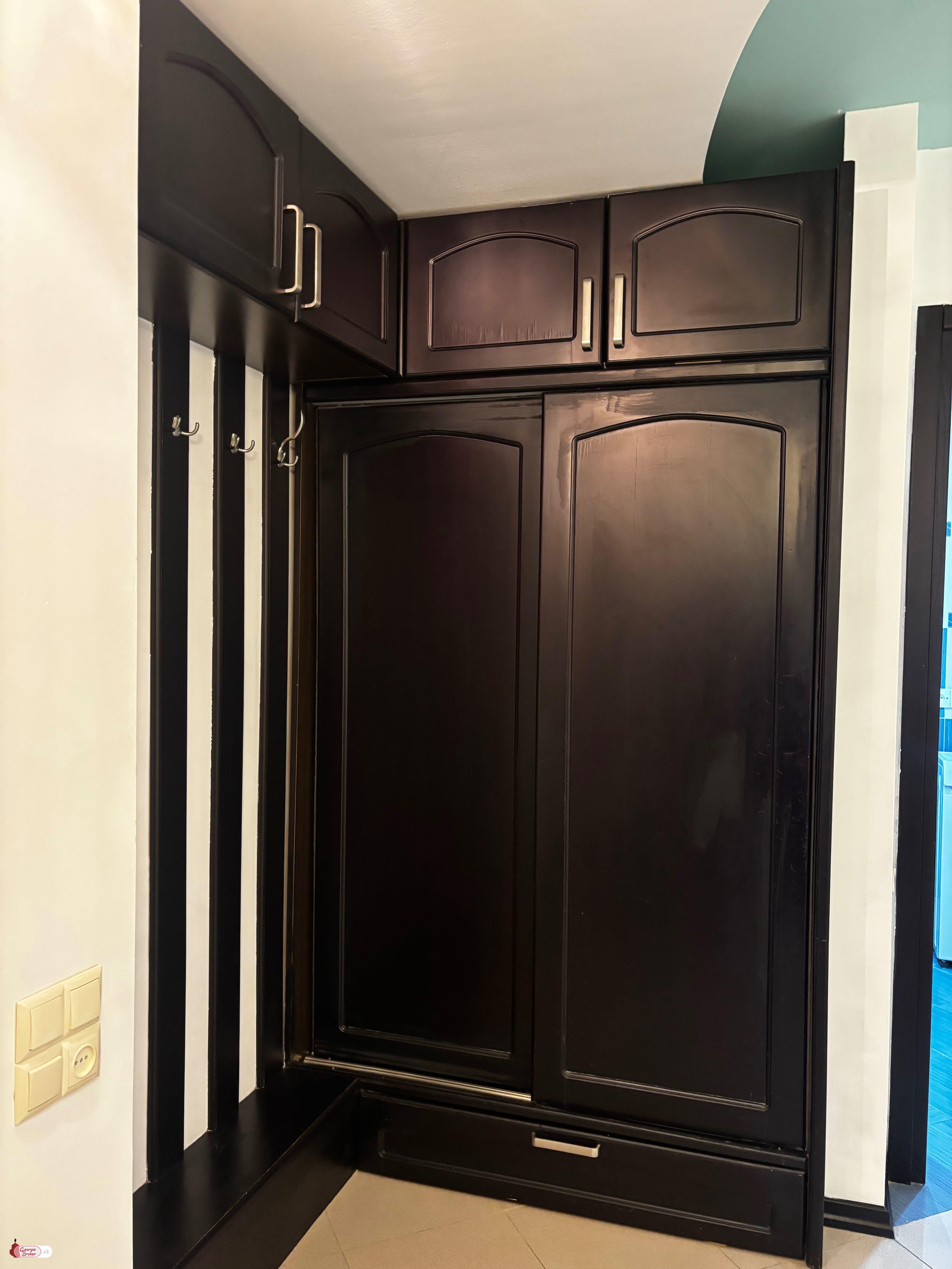 იყიდება ახალი გარემონტებული 2 ოთახიანი ბინა