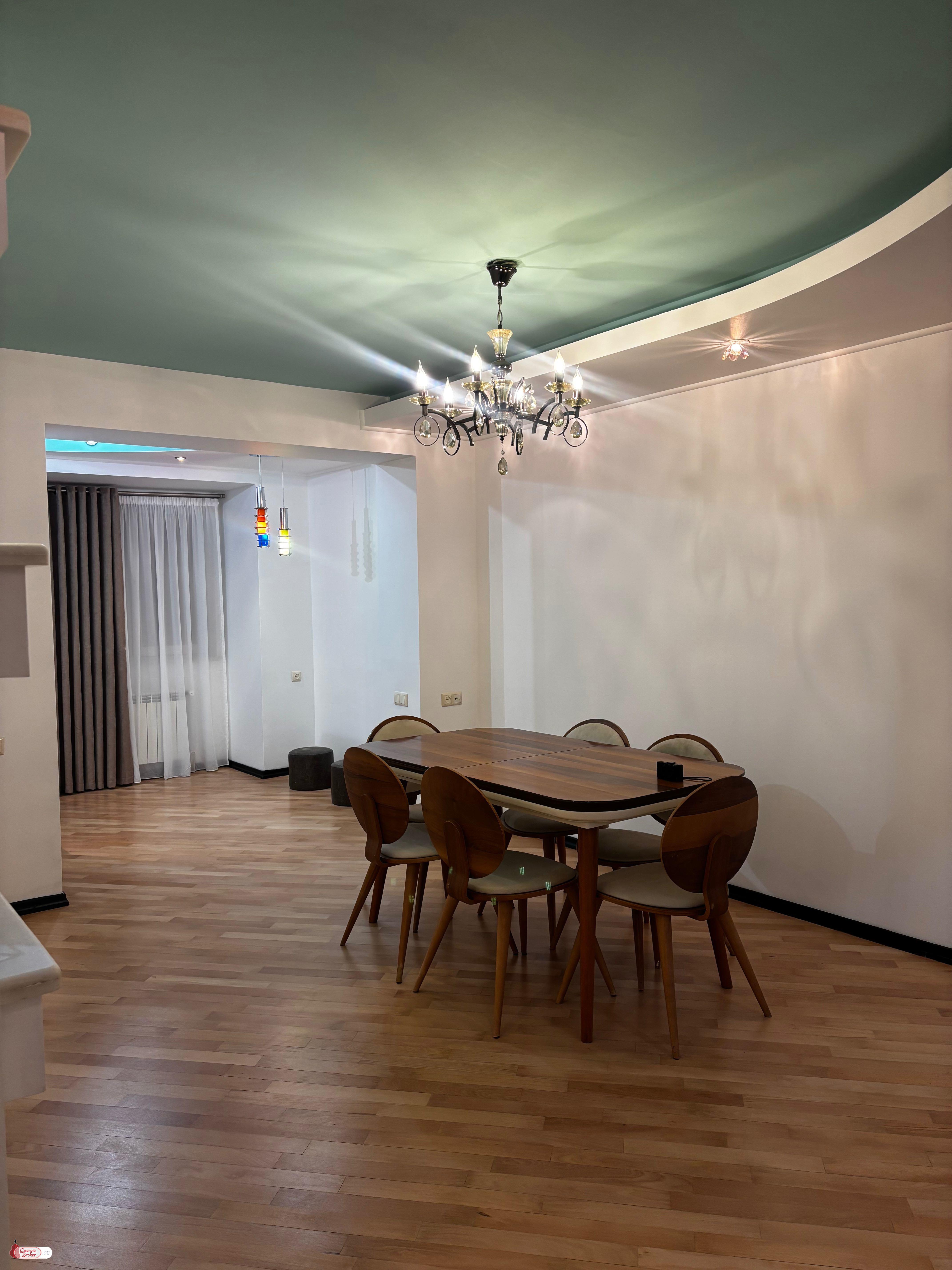 იყიდება ახალი გარემონტებული 2 ოთახიანი ბინა