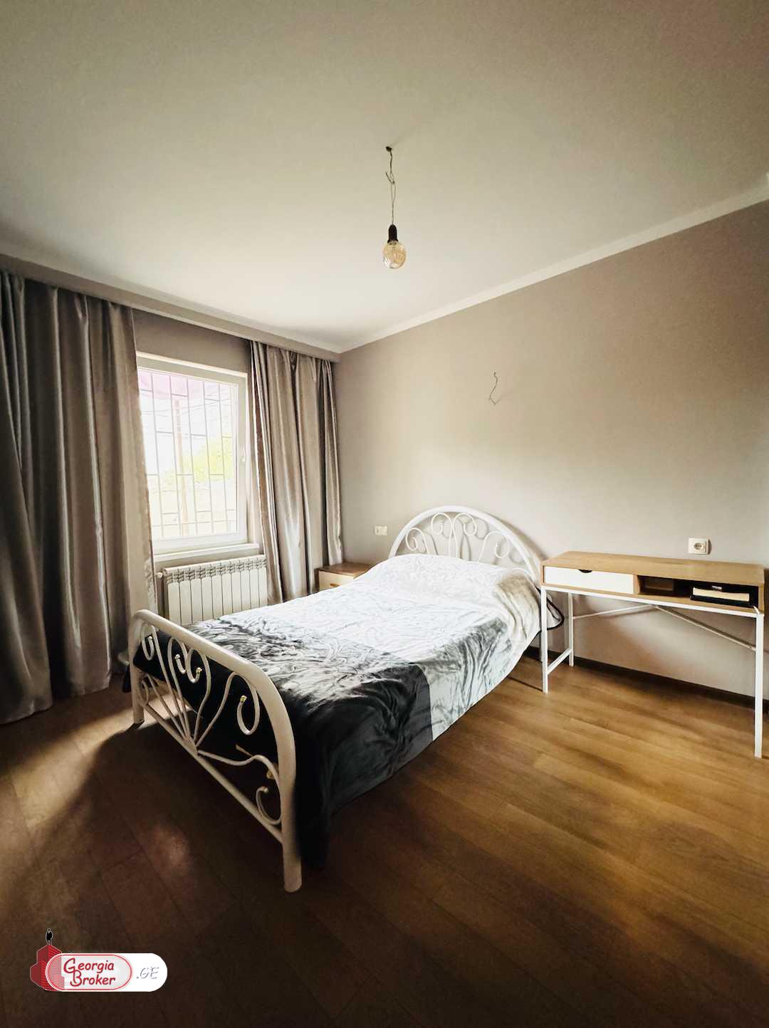 იყიდება ახალი გარემონტებული 4 ოთახიანი ბინა