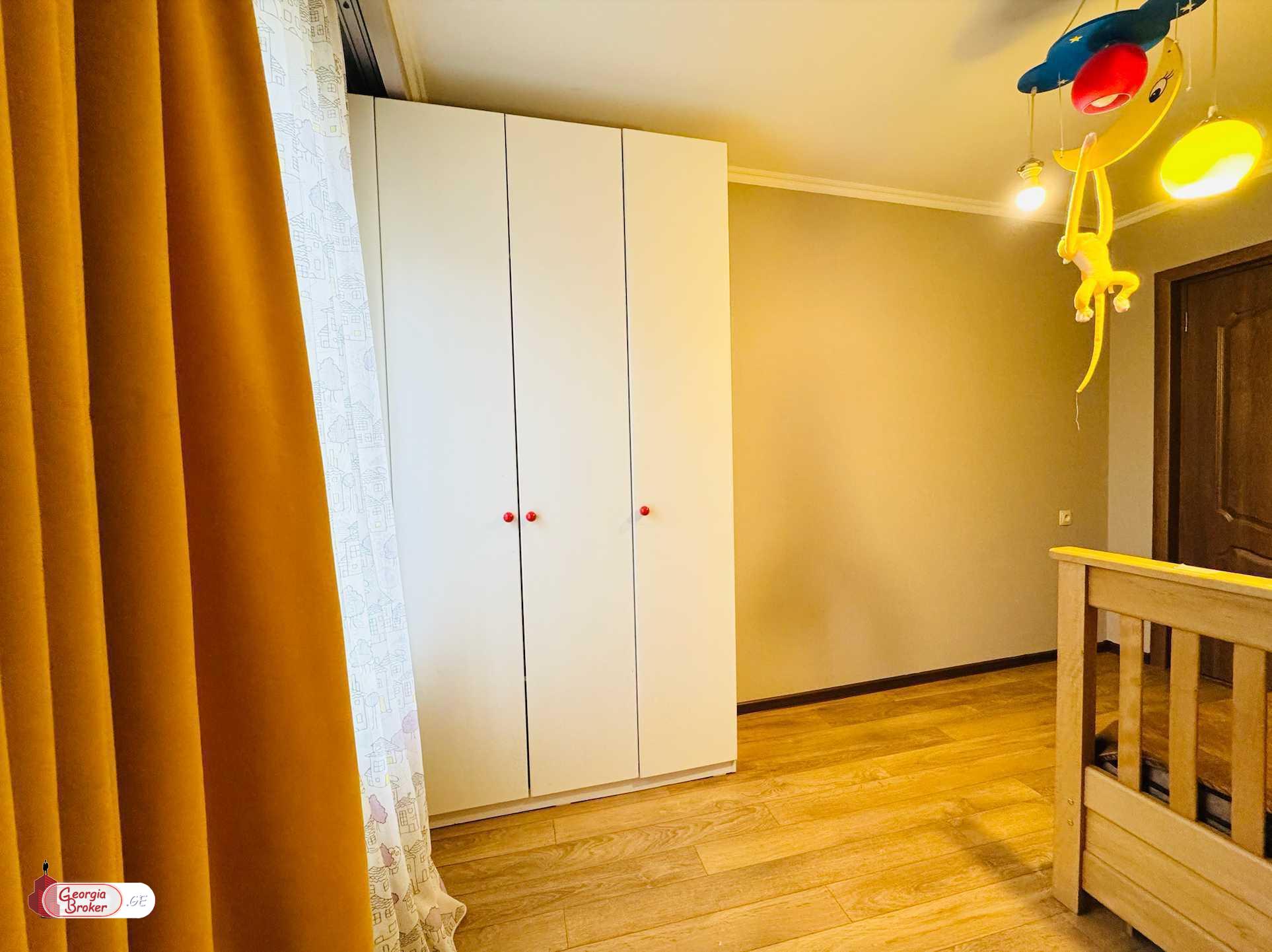 იყიდება ახალი გარემონტებული 4 ოთახიანი ბინა