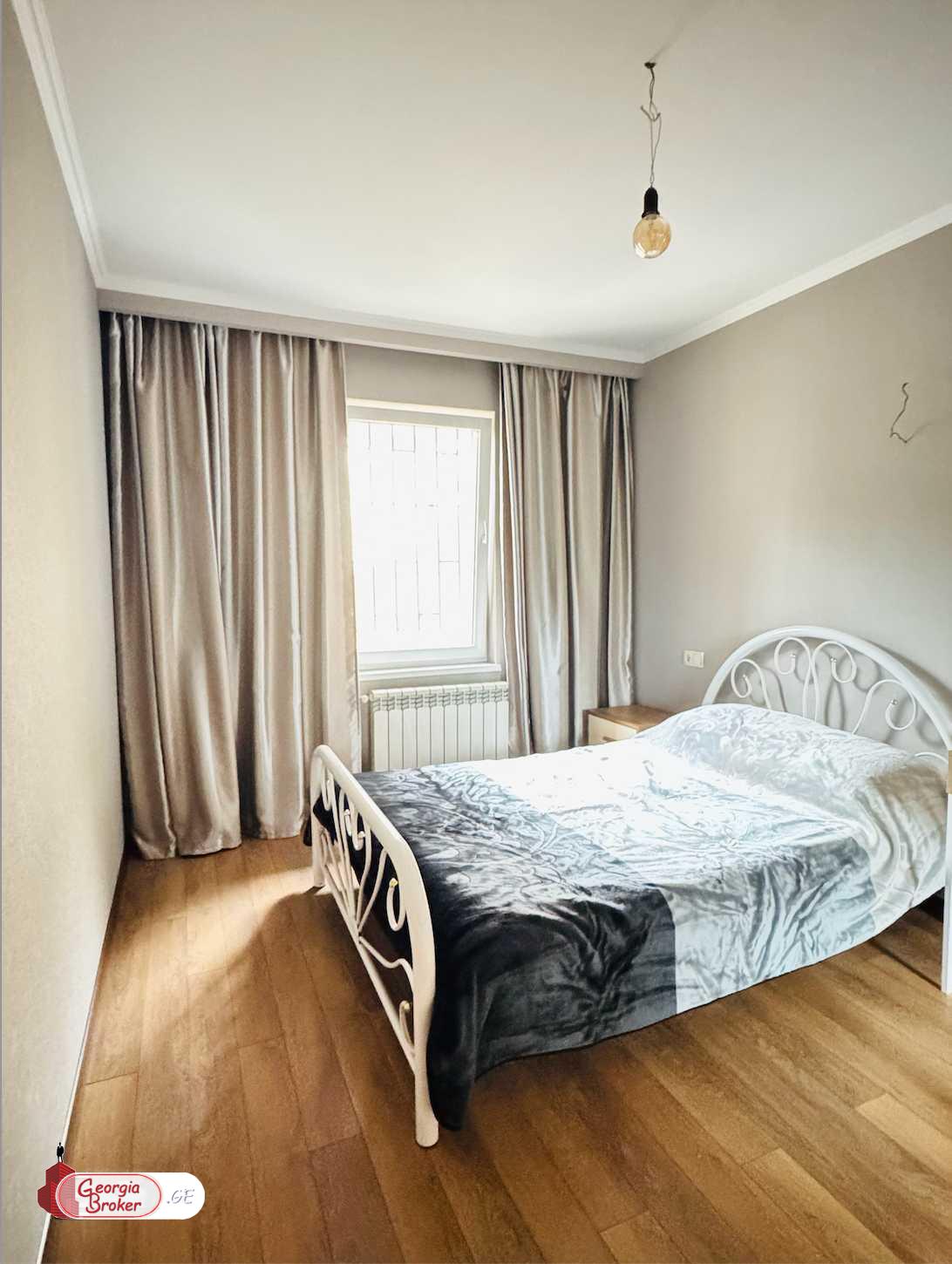 იყიდება ახალი გარემონტებული 4 ოთახიანი ბინა