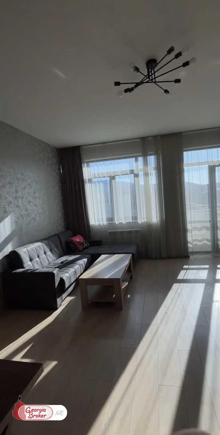 продается квартира с новым ремонтом 3-комнаты