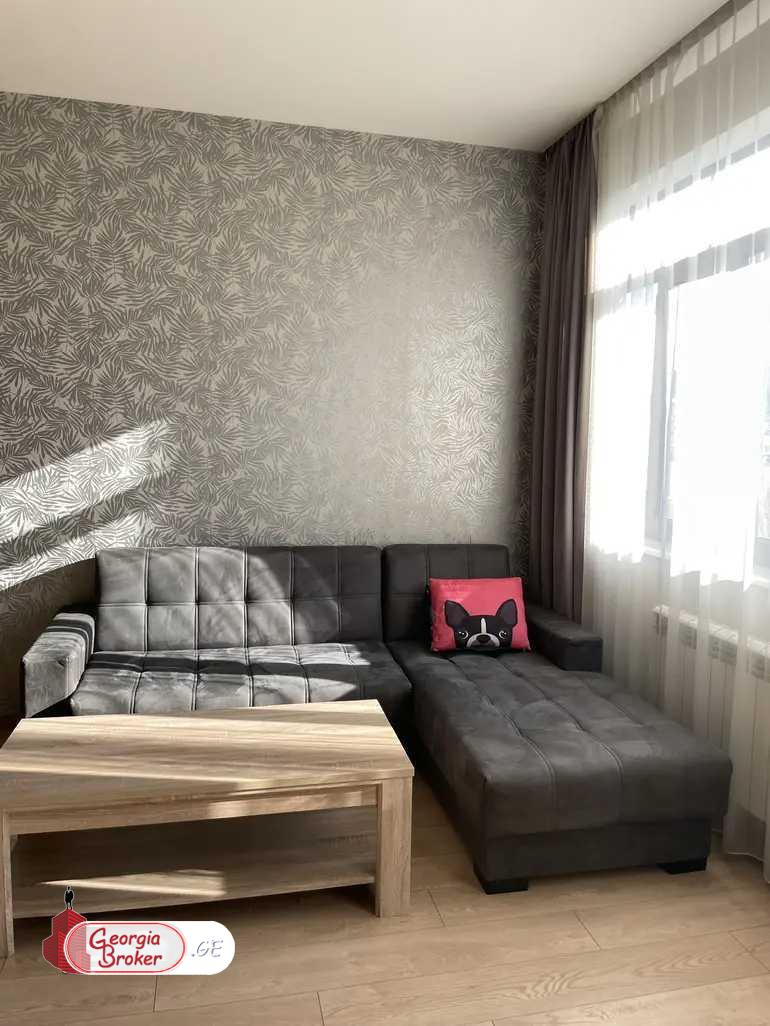 продается квартира с новым ремонтом 3-комнаты