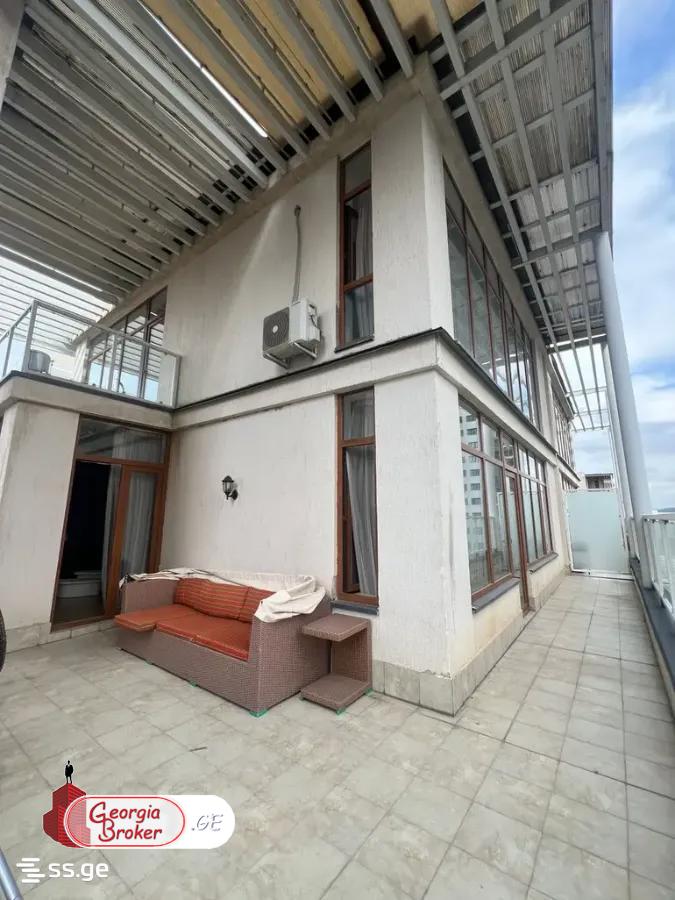 продается квартира с новым ремонтом 4-комнаты