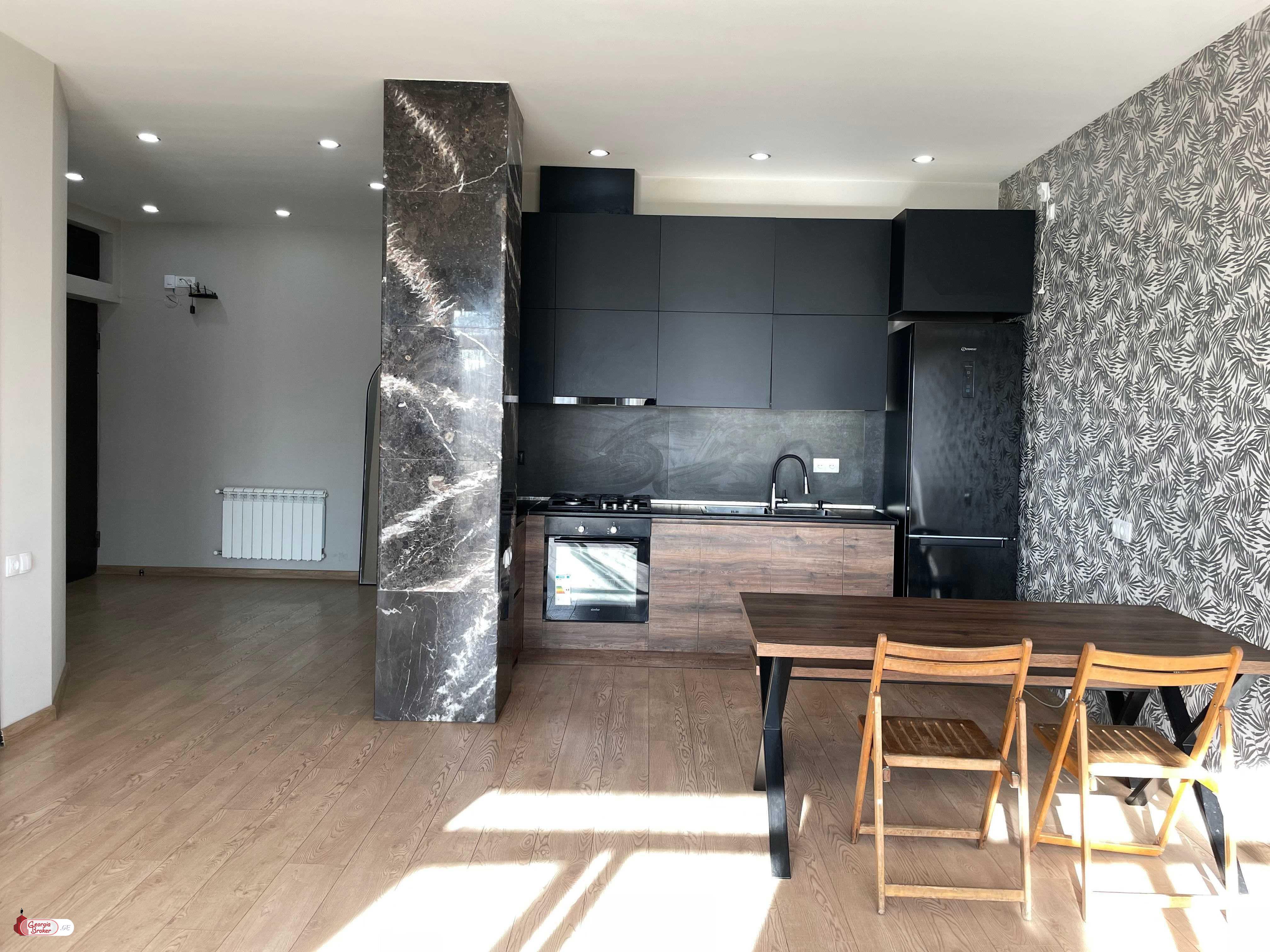 продается квартира с новым ремонтом 3-комнаты