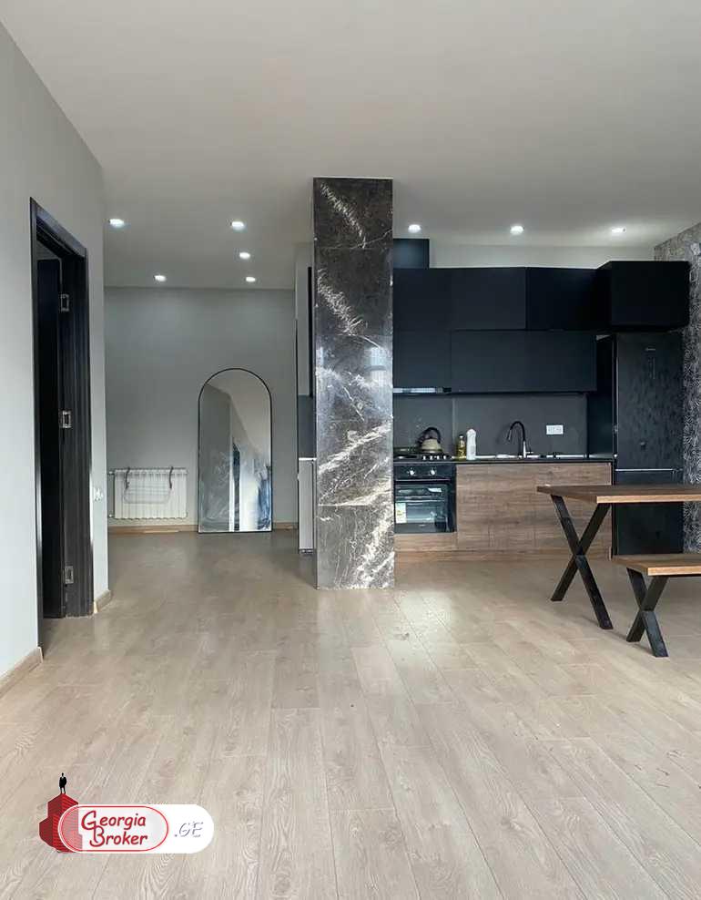 продается квартира с новым ремонтом 3-комнаты