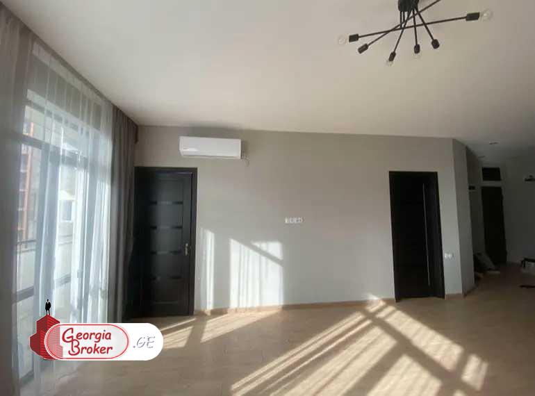 продается квартира с новым ремонтом 3-комнаты