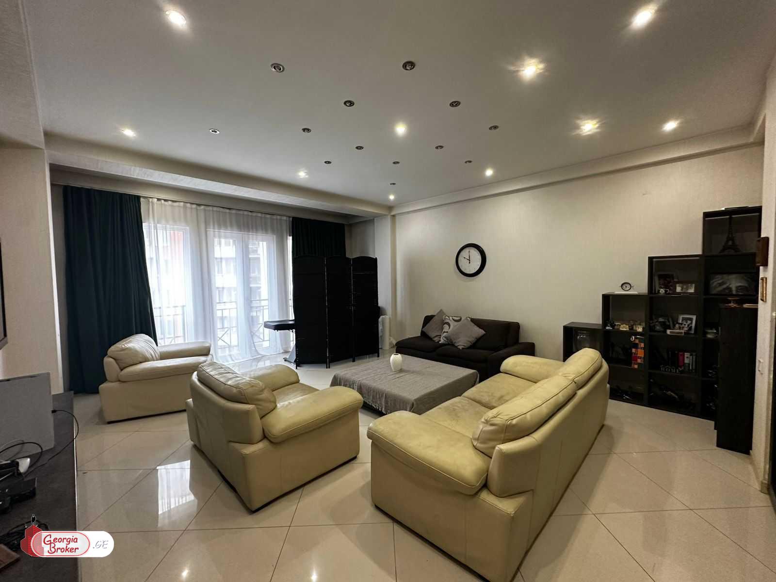 продается квартира с новым ремонтом 6-комнат