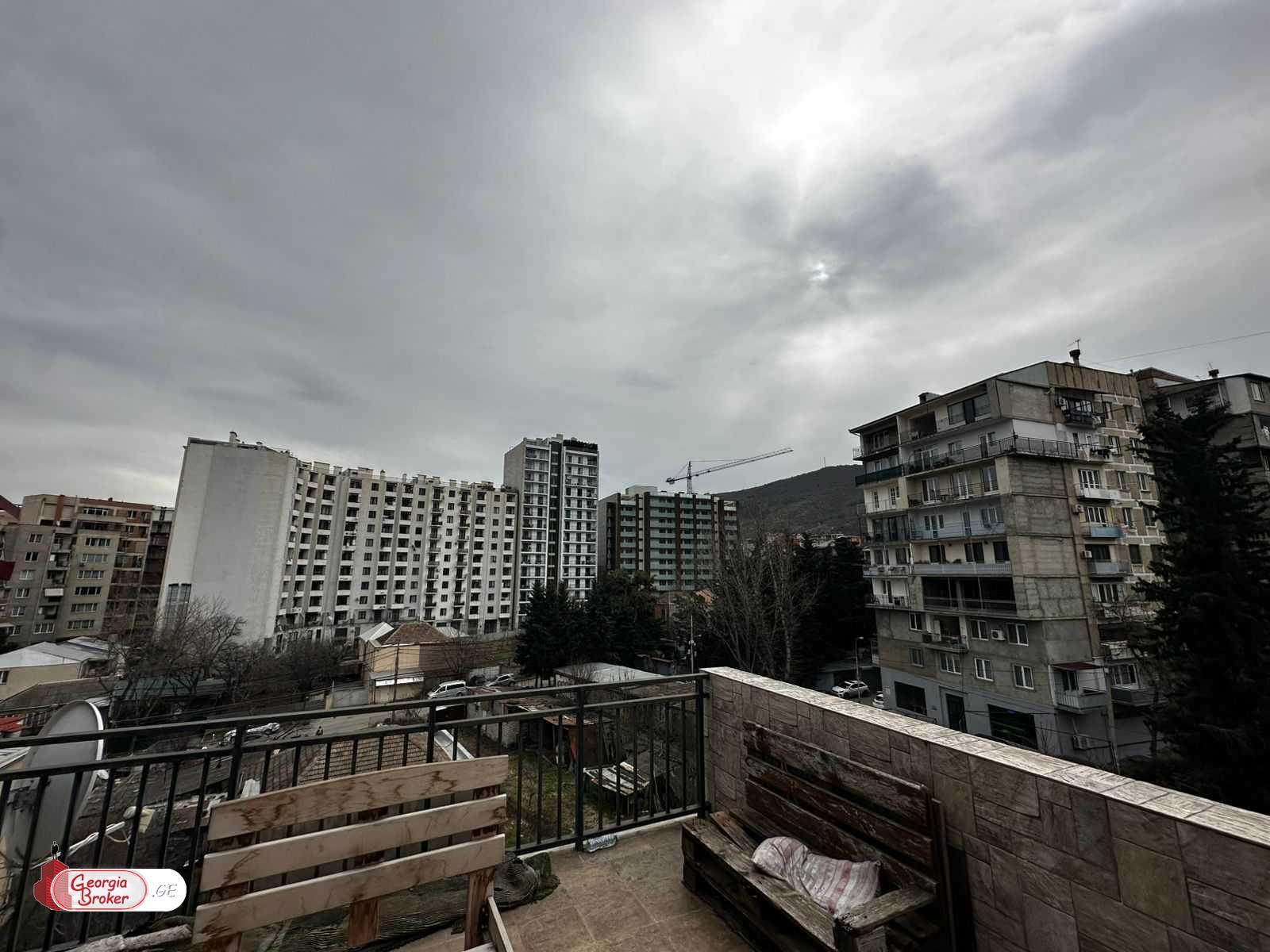 продается квартира с новым ремонтом 6-комнат