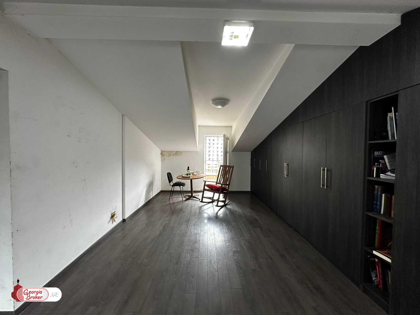 продается квартира с новым ремонтом 6-комнат