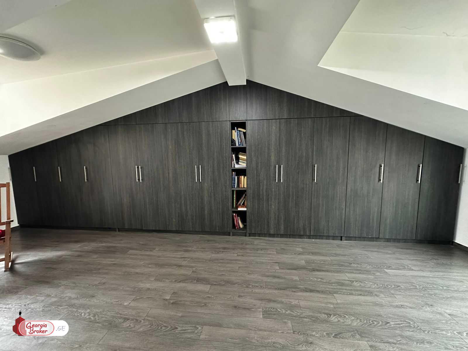 продается квартира с новым ремонтом 6-комнат