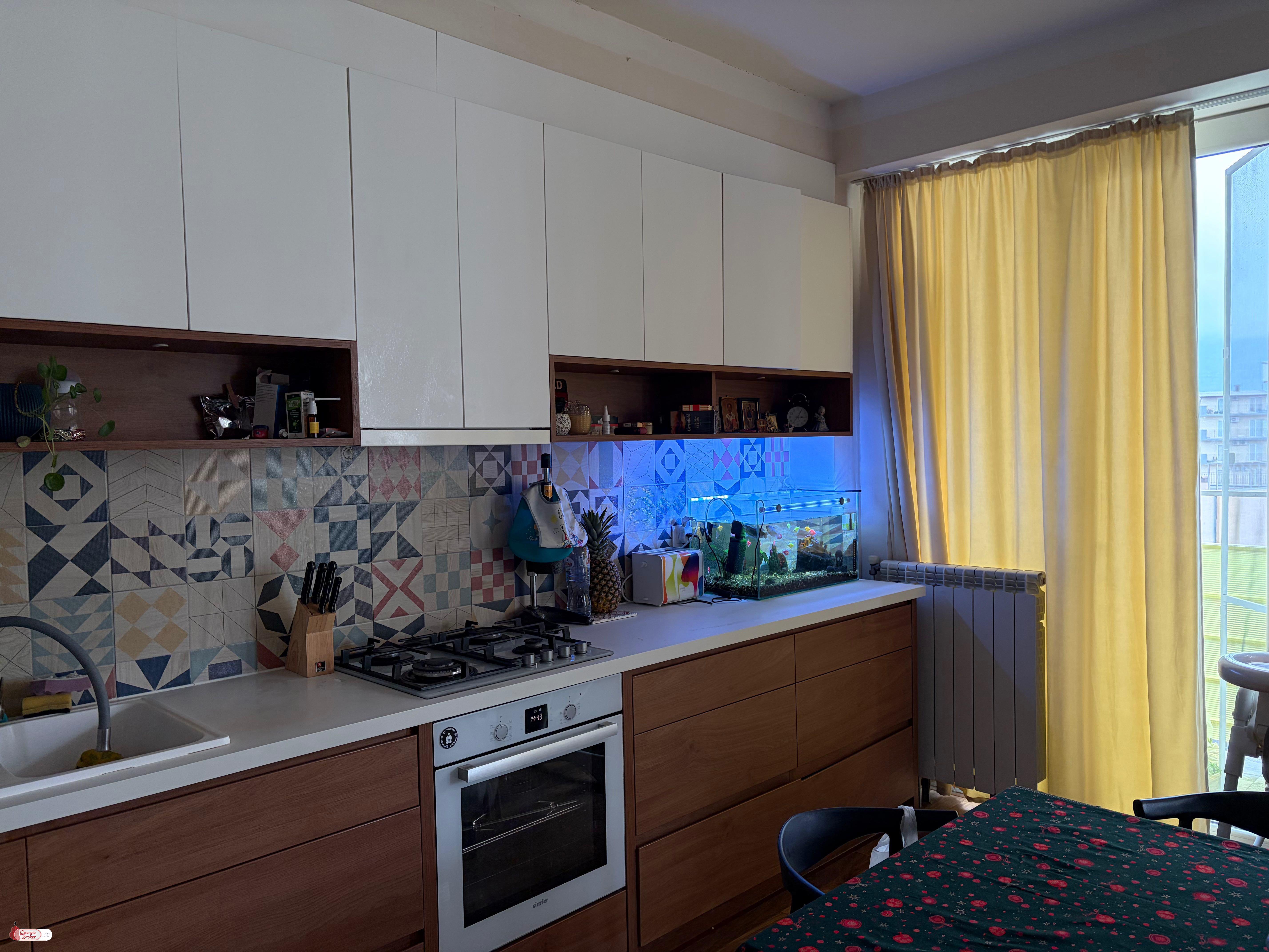 продается квартира с новым ремонтом 3-комнаты